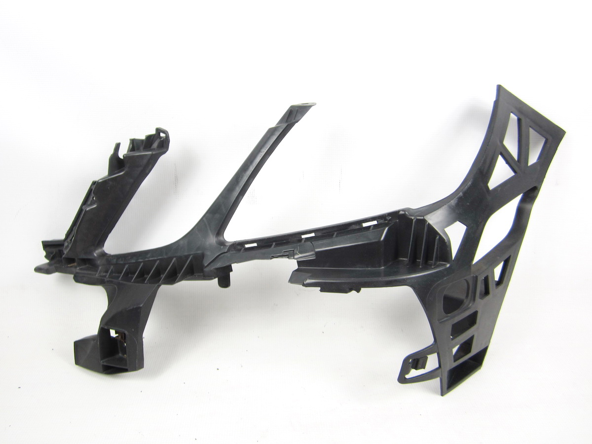 pillar support side of the front front of a bumper left Mercedes W212