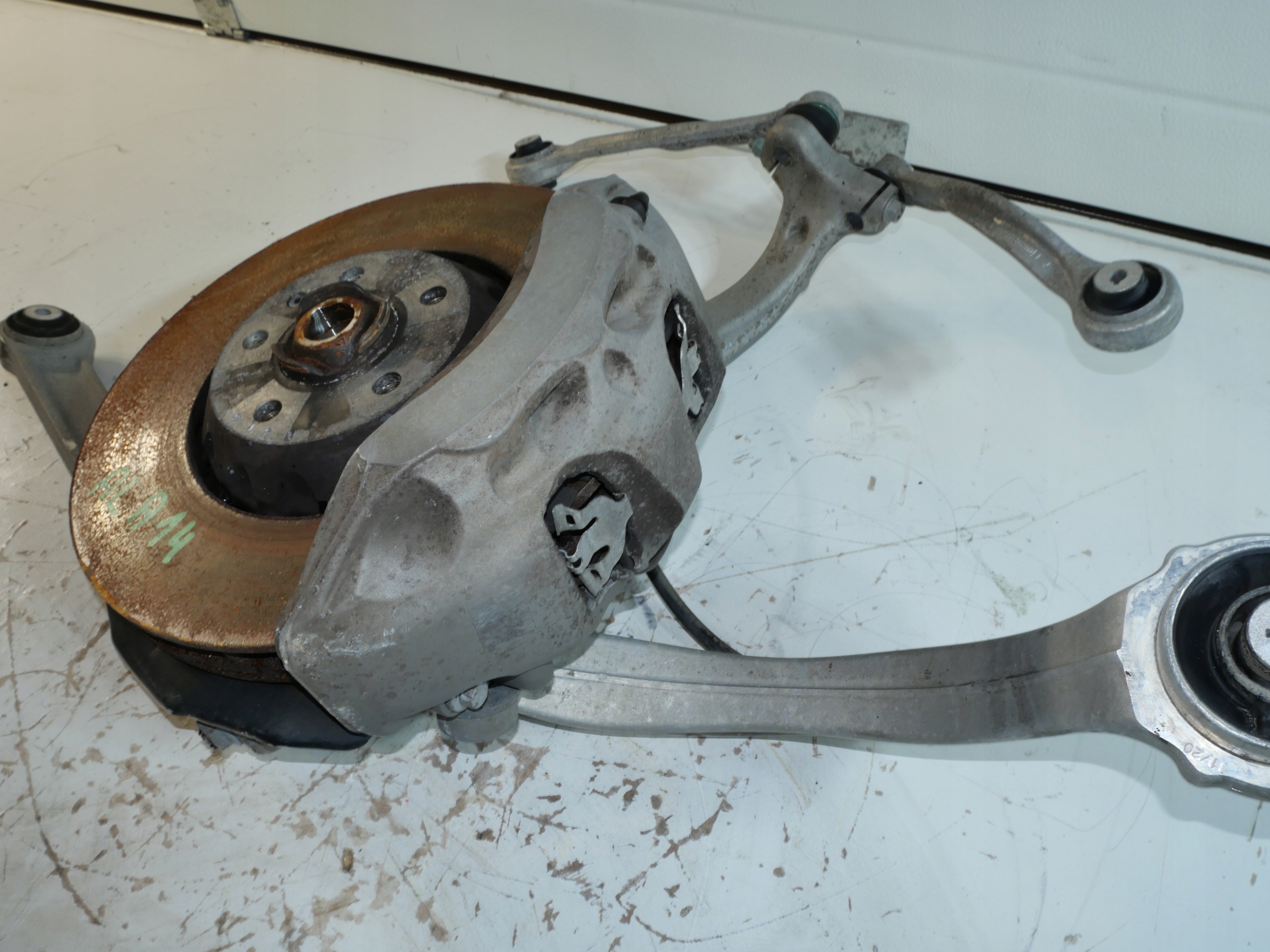 otoč čepu třmen předek levá AUDI A6 C8 4K0615105BC 4K0407559D