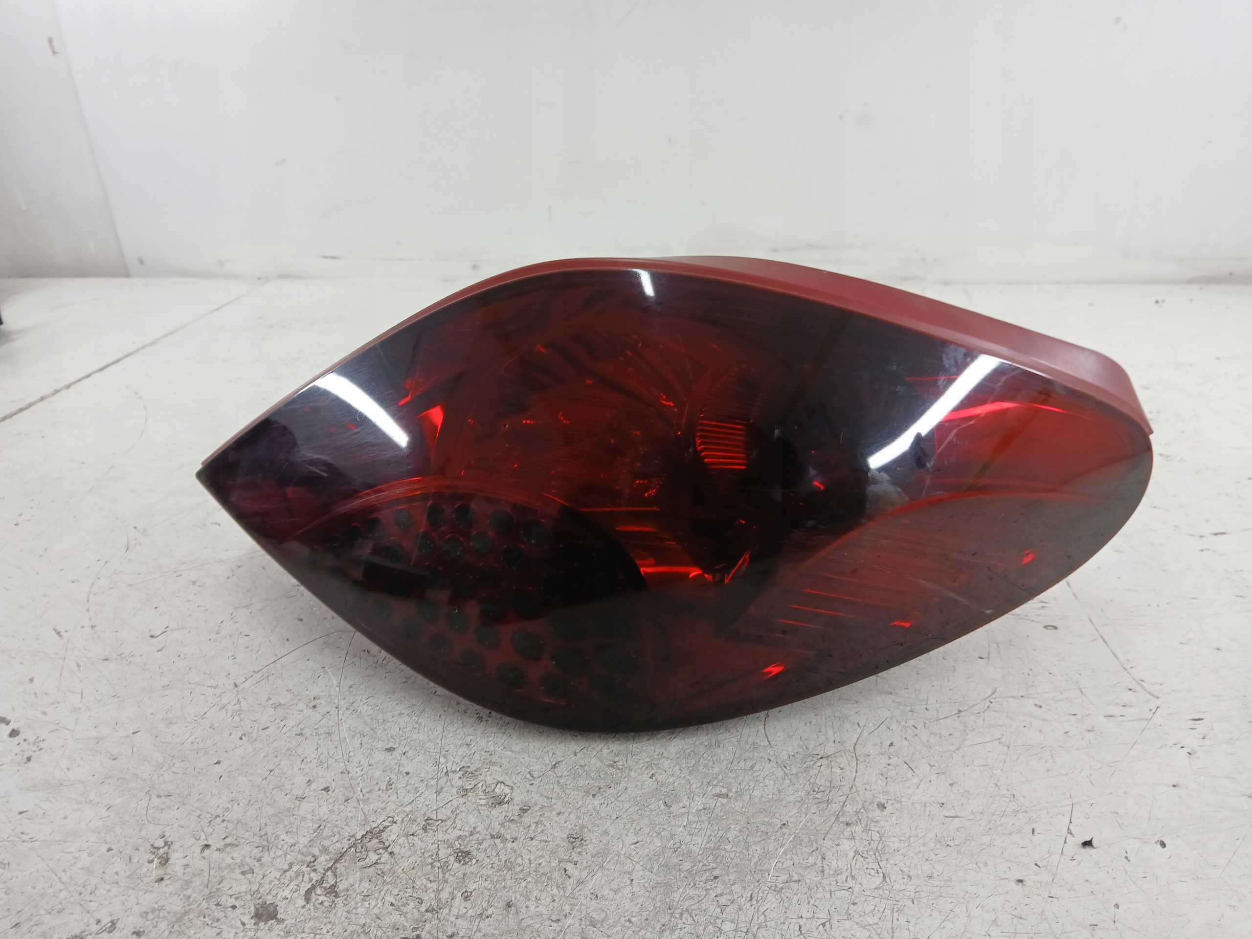PEUGEOT 207 CC CABRIO light right rear part CIEMNA