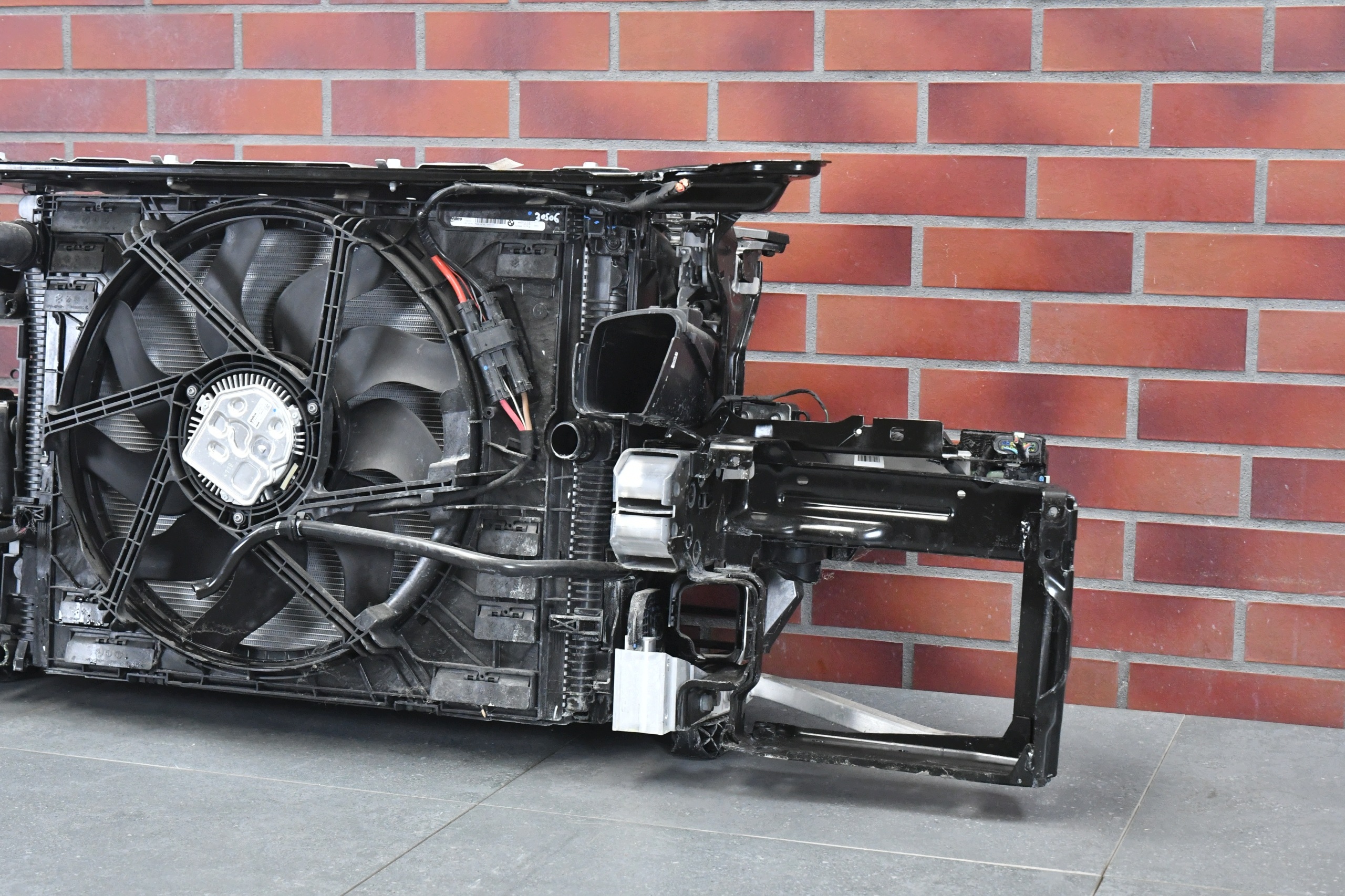 front panel, wall radiator RADAR BMW 2 G42 m-packet M240iX 570km!