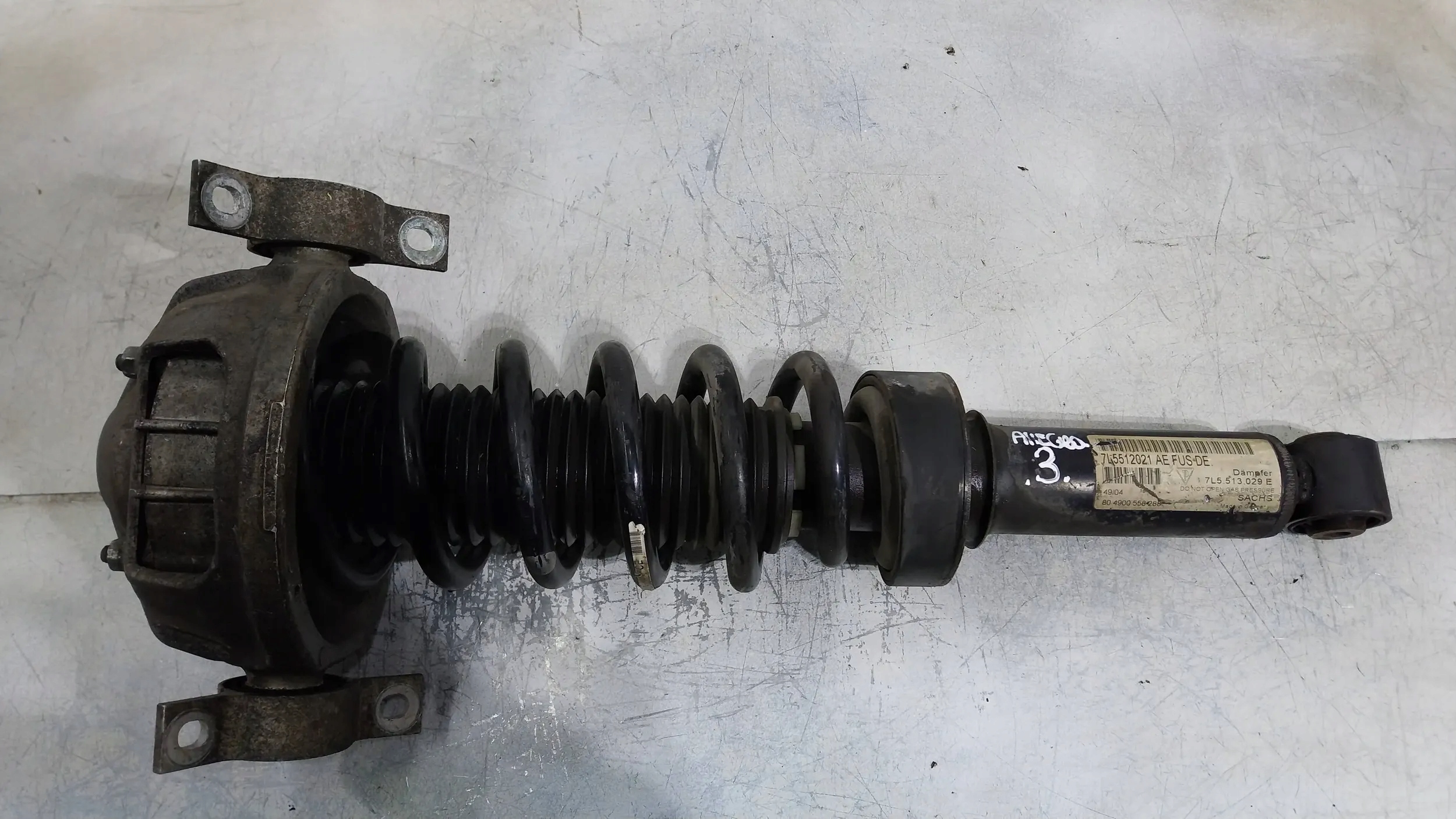 STOSSDÄMPFER HECK LINKS 7L5513029E PORSCHE CAYENNE