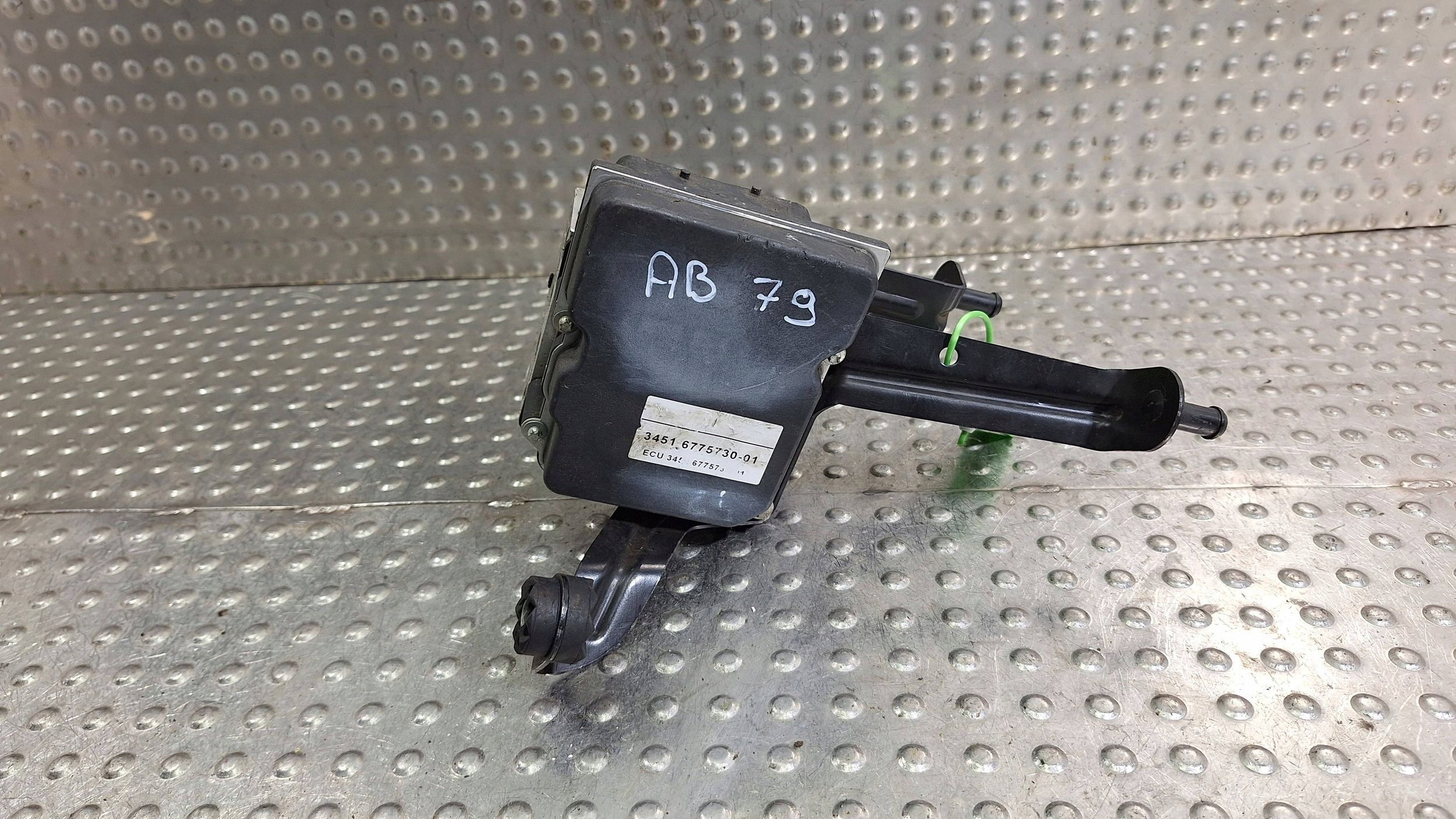 pumpa kompjuter računalo ABS 6775730 BMW E60 E61 E63 E64