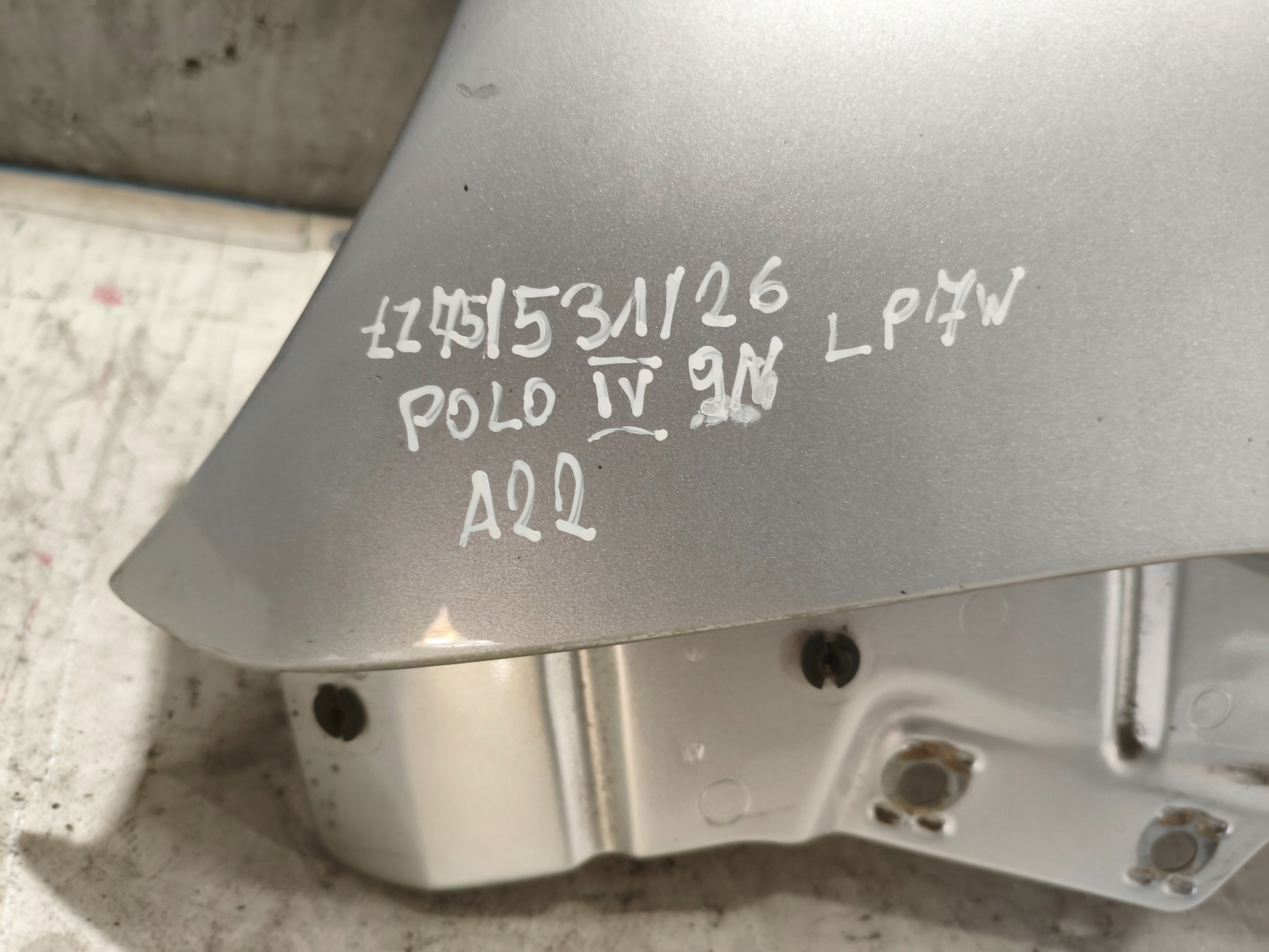 parafango sinistra VOLKSWAGEN POLO IV 9N LP7W