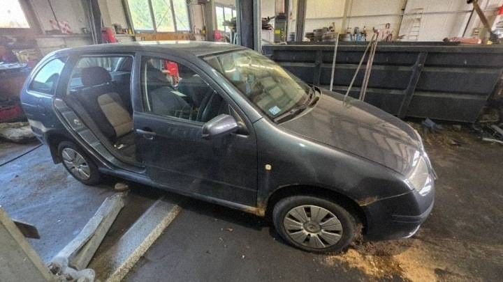 SKODA FABIA and 1 6Y sider pillar of a bumper front front
