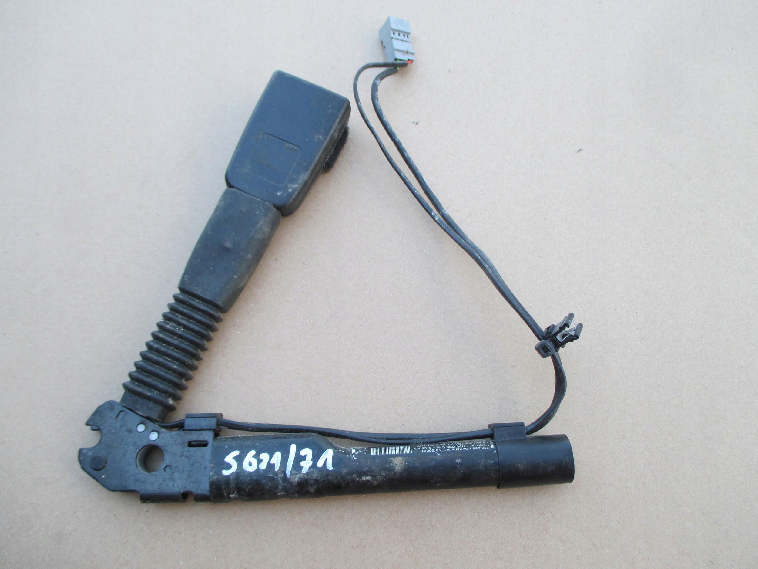 33044477F - BMW E90 E91 натягувач ременя передній правий