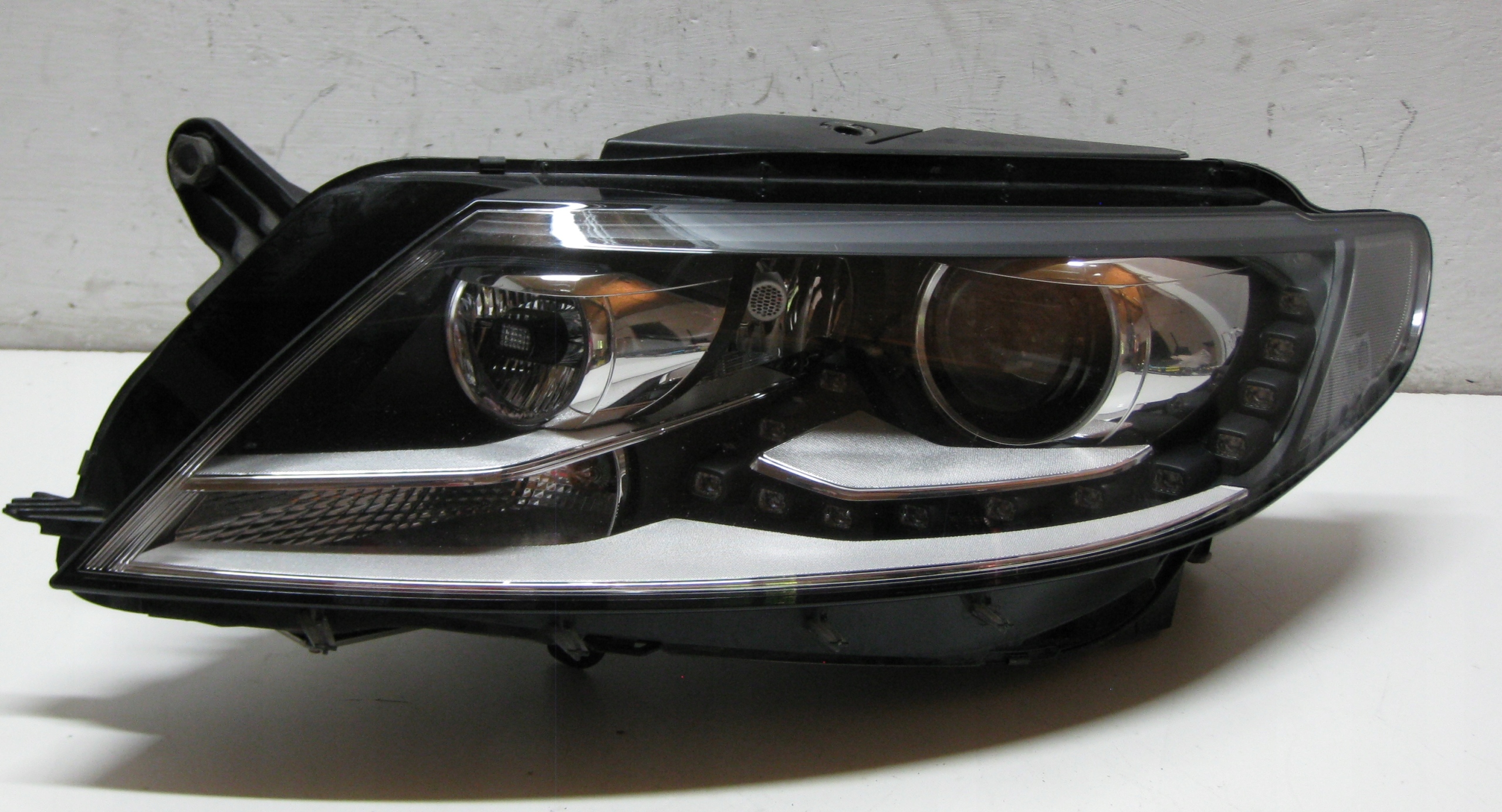 VW Passat CC 13R light left front XENON EU