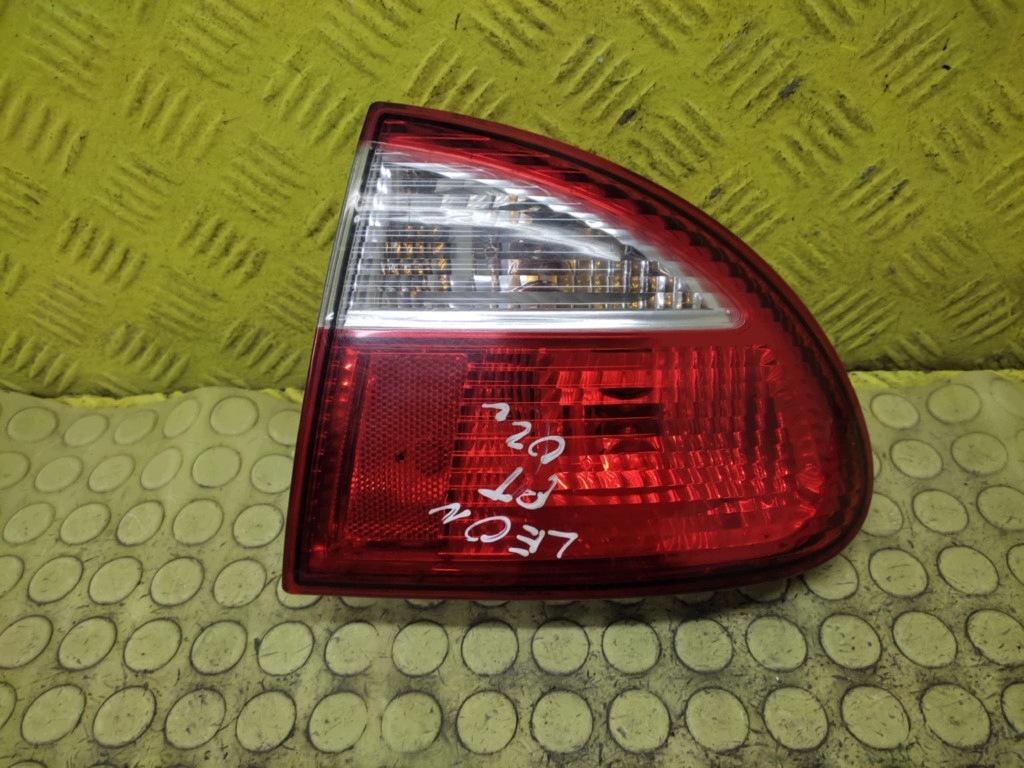 SEAT LEON and light right rear part 1M6945096