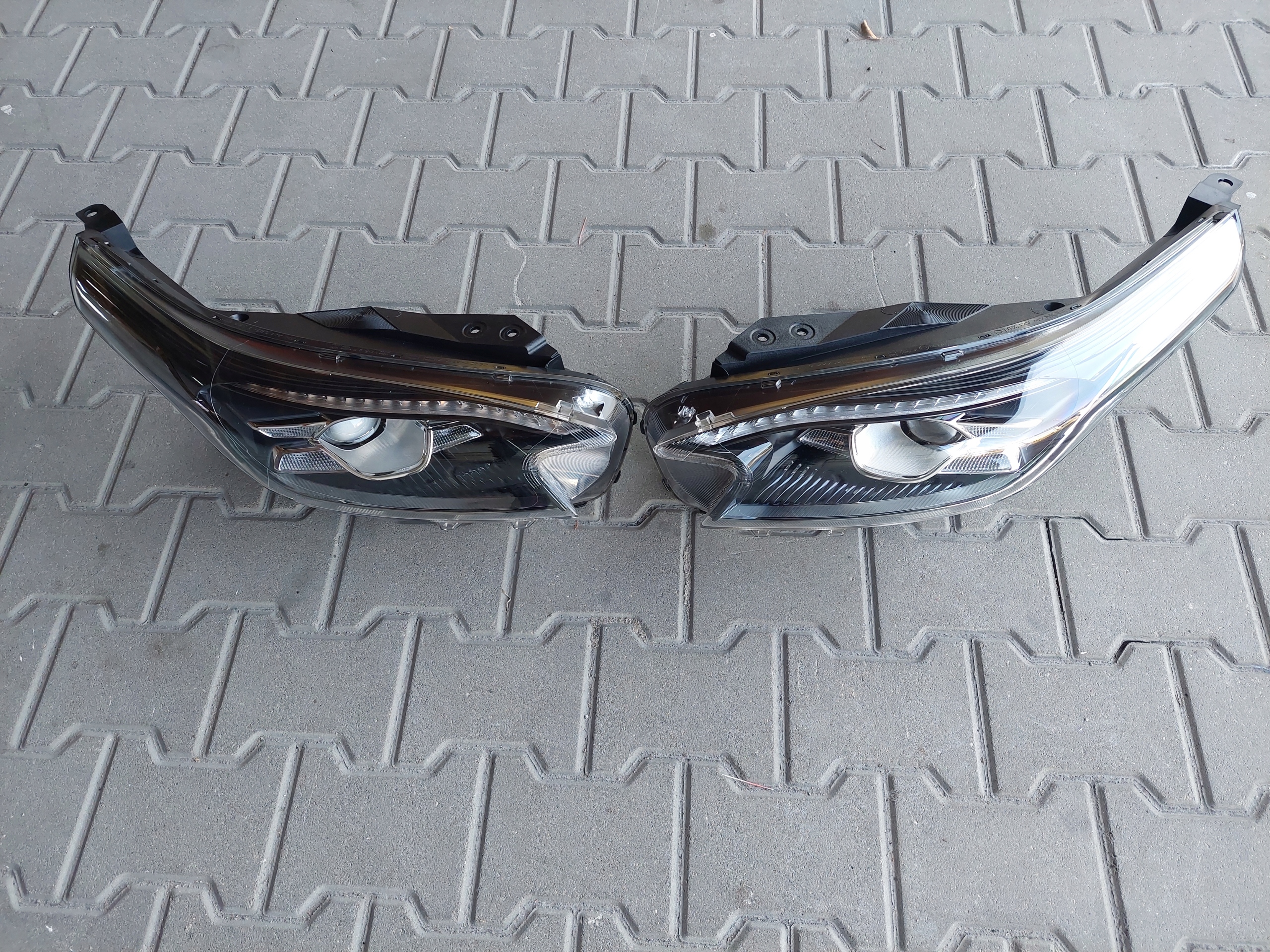 light front LED right front right J792111040 92102J7310 KIA XCEED
