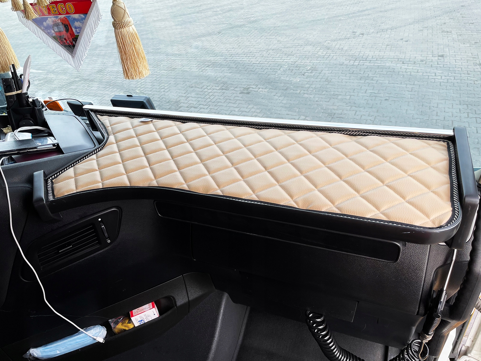 POLKA PIKOWANA RTV STOLIK TIR IVECO STRALIS HI WAY Part number 5903999583941