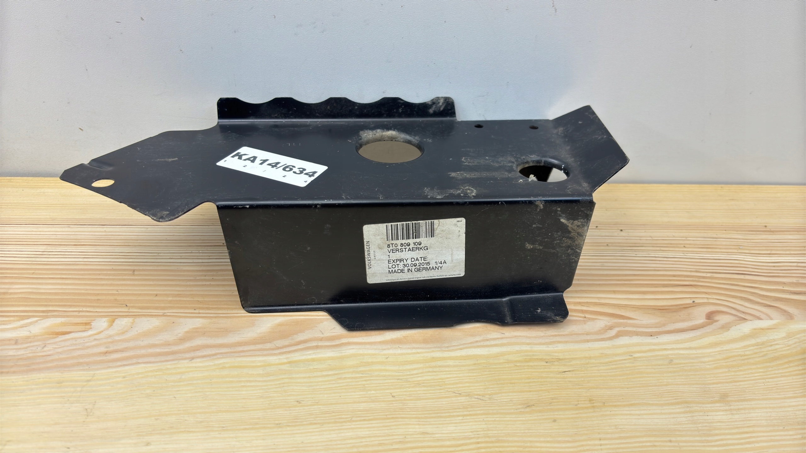 AUDI A5 8T console pillar quarter left front 8T0809109 KA14/634