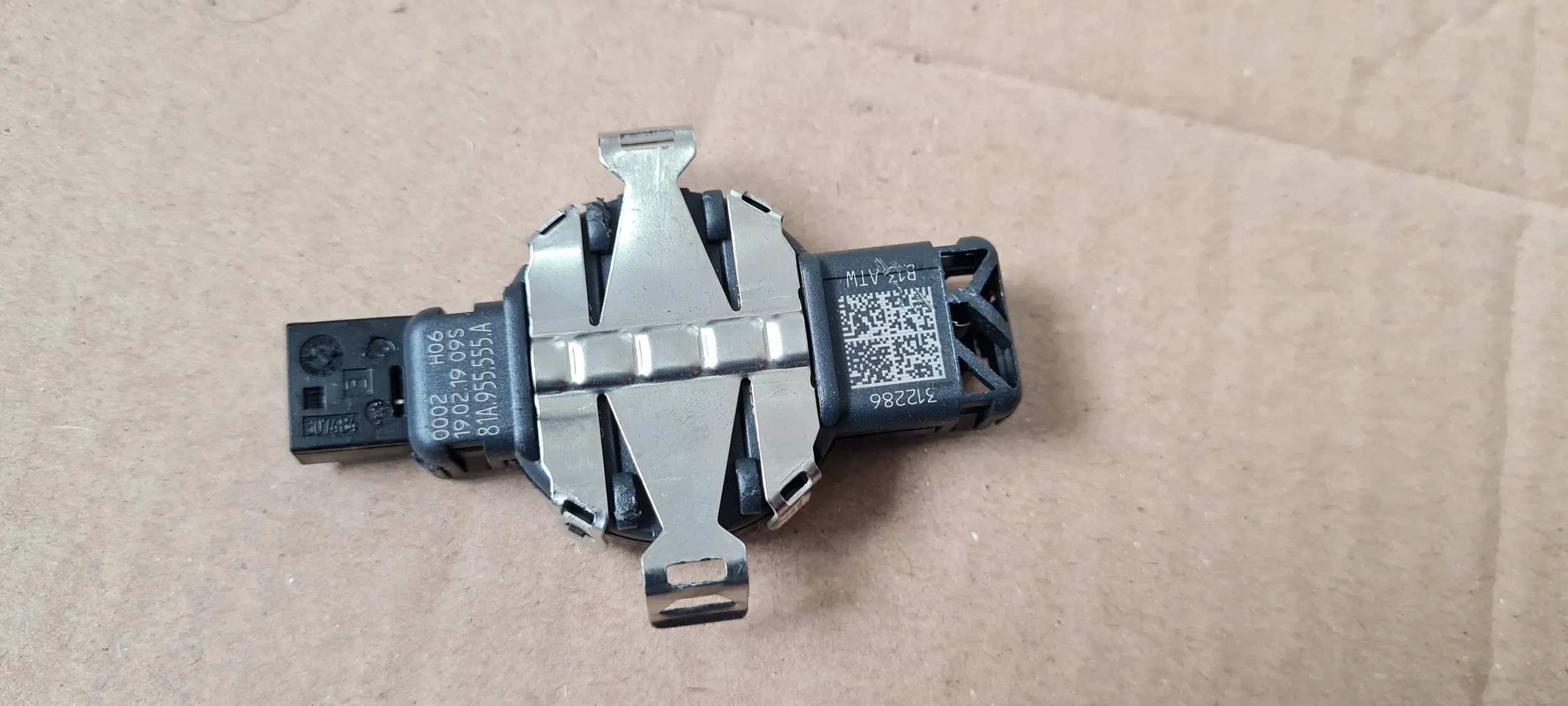 A4 B9 8W Sensor SENSOR Regen 81A955555A A5 8W Q5 Q7
