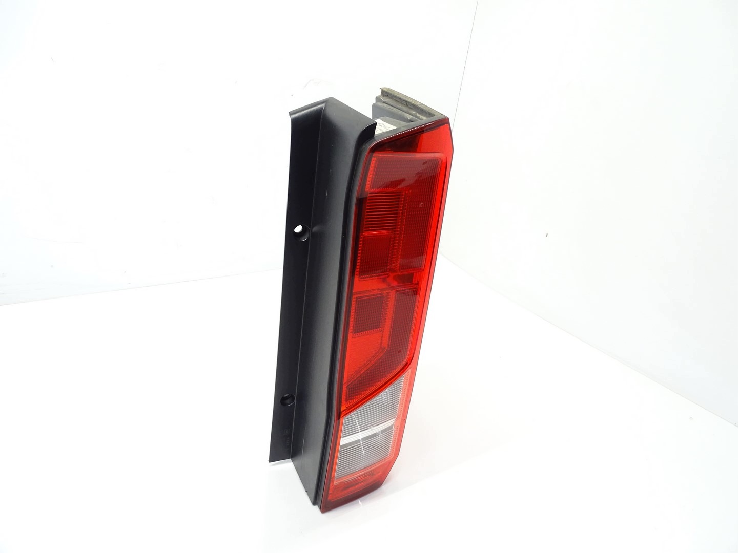 feu droit arrière VW CRAFTER II MAN TGE 7C0945096J