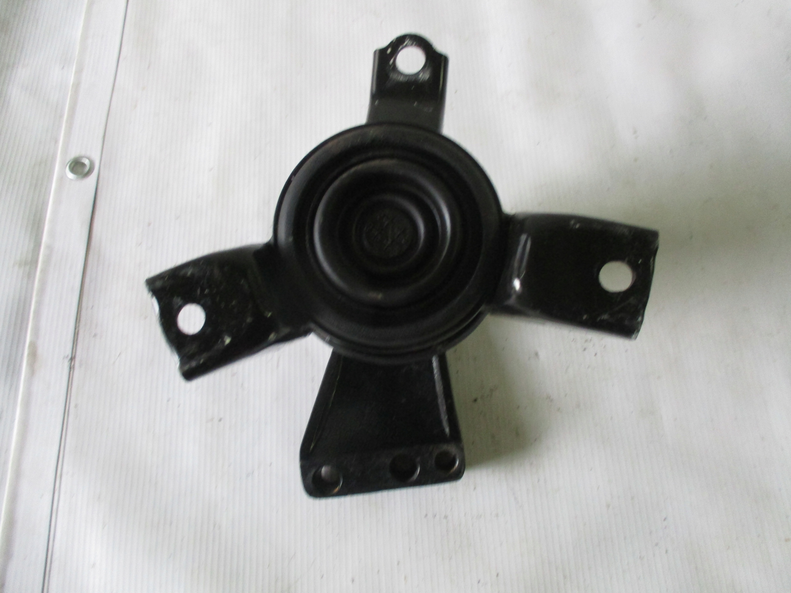 engine mount right Hyundai i20 1,2 petrol