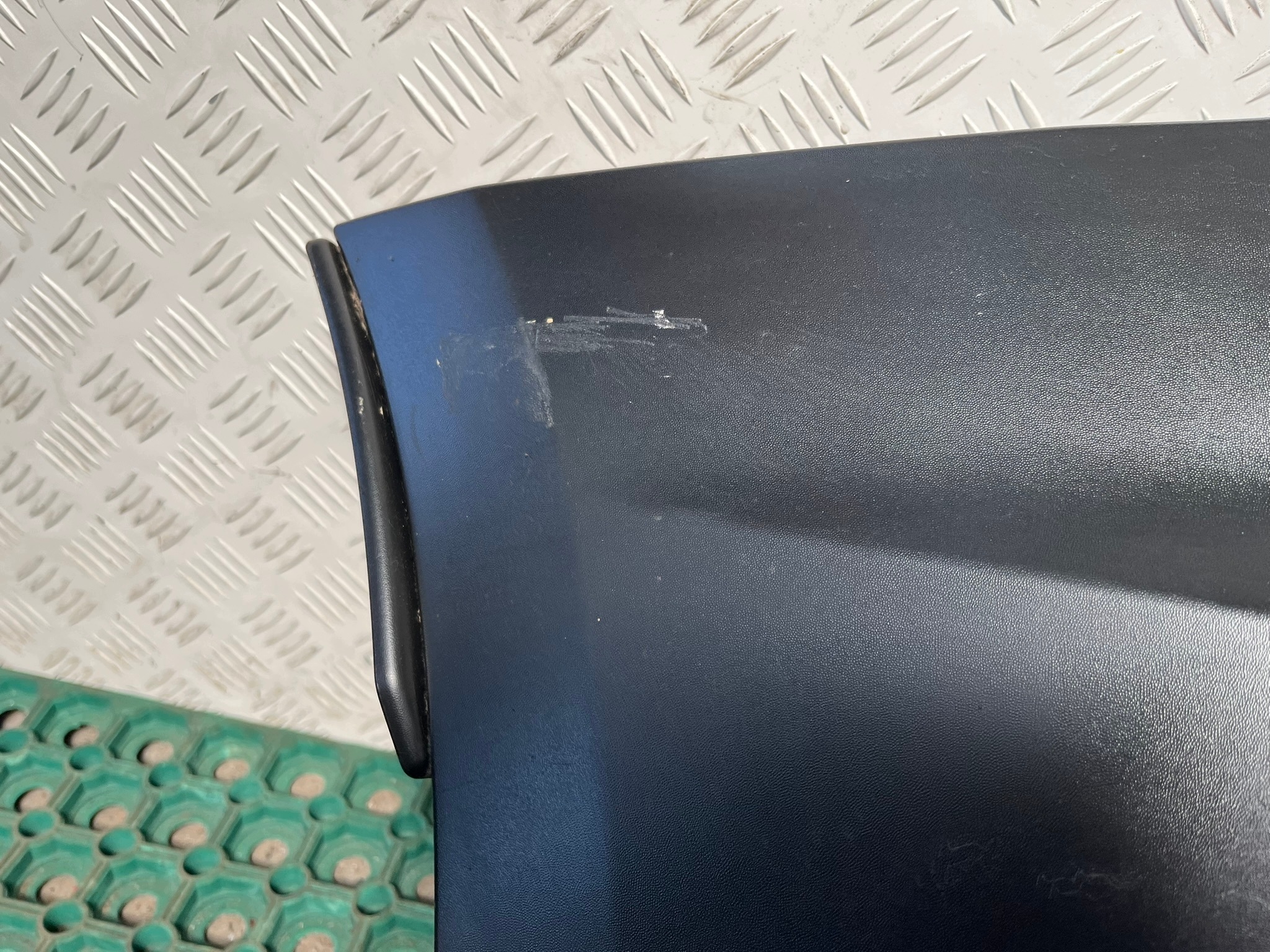 FORD TRANSIT CUSTOM LIFT 18-22 corner of a bumper rear left below RADAR OE