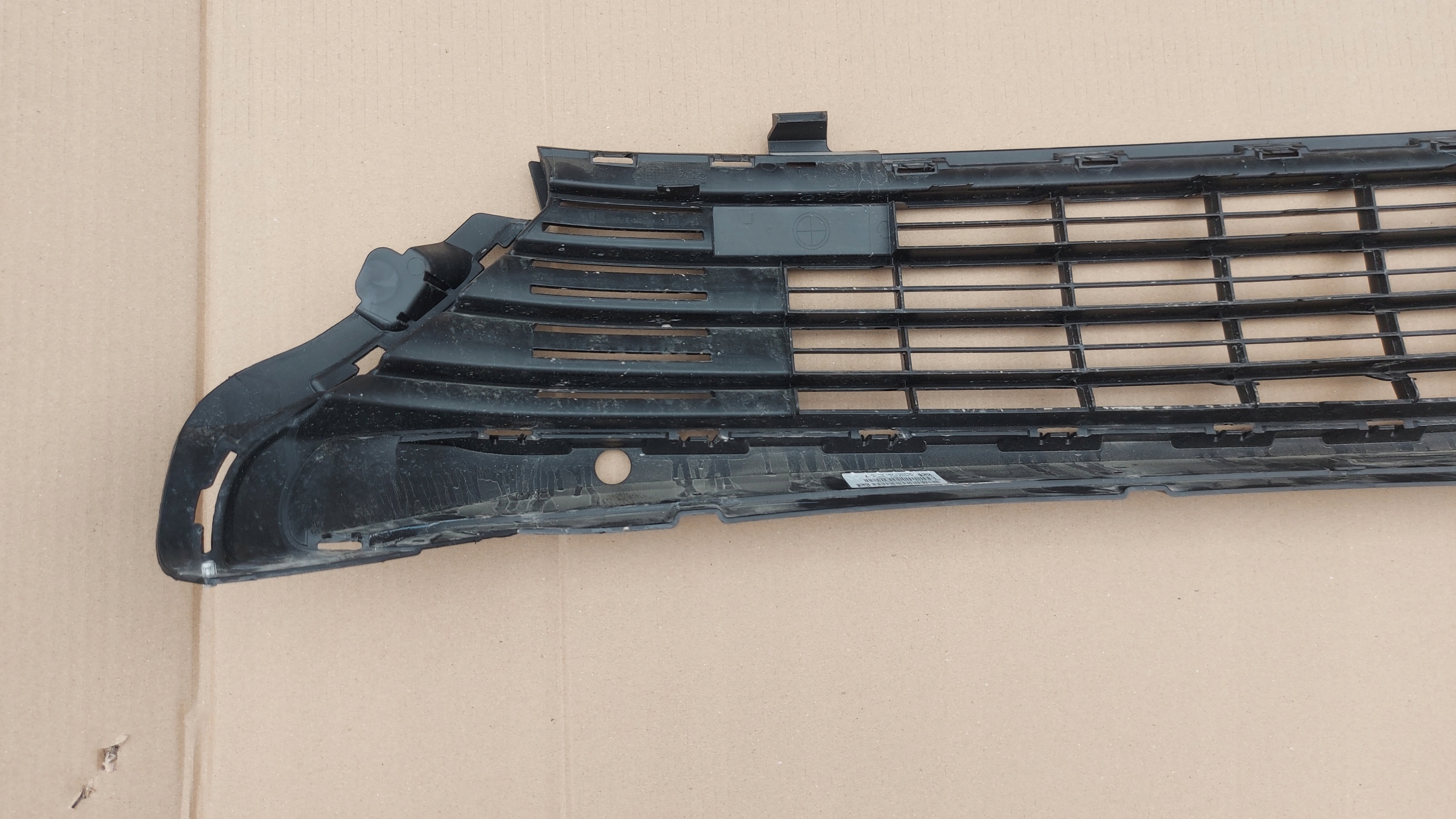 grid of a bumper central front front TOYOTA PROACE CITY OPEL COMBO E 18