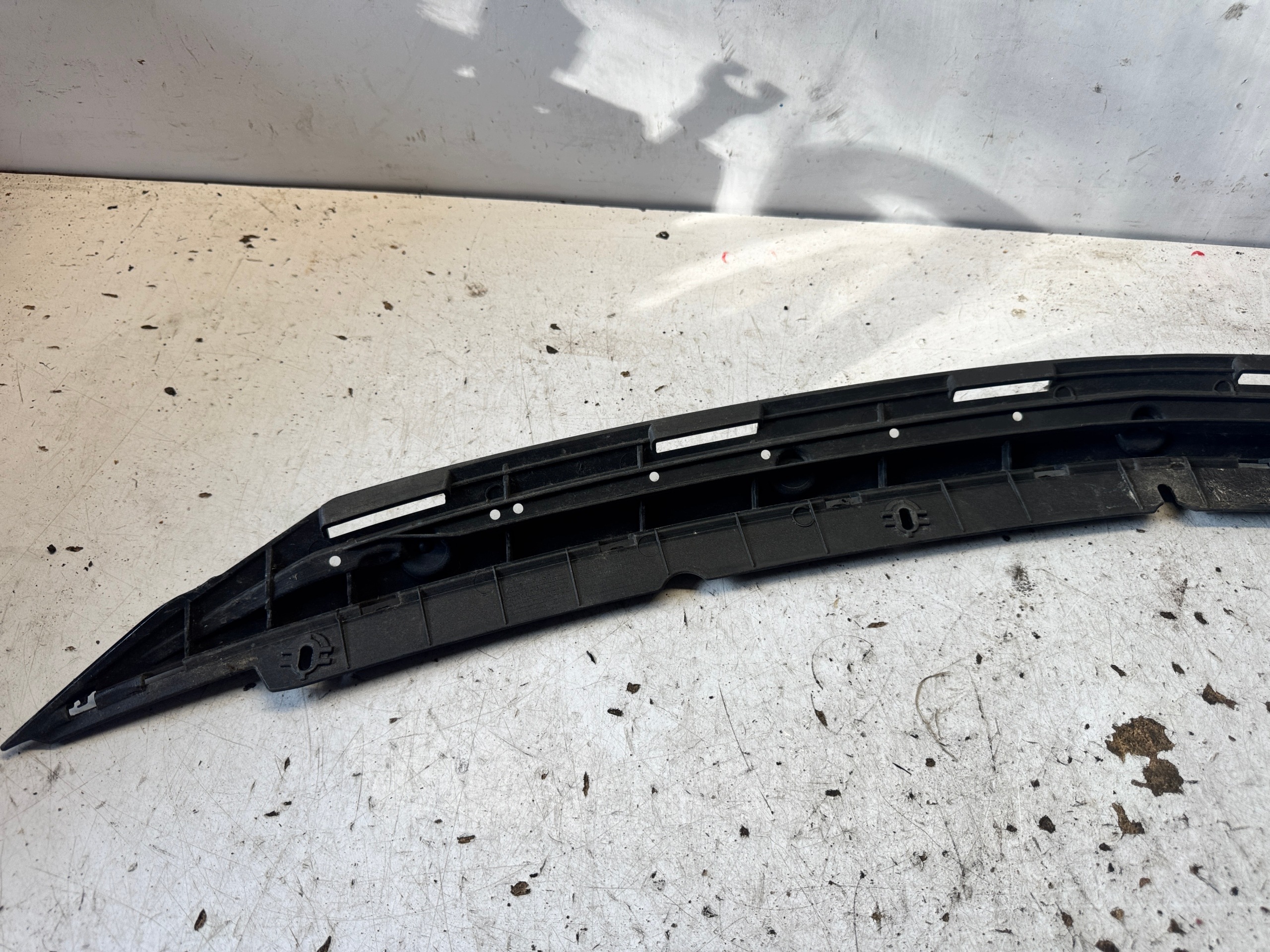 OPEL INSIGNIA B LIFT support central upper holder of a bumper front