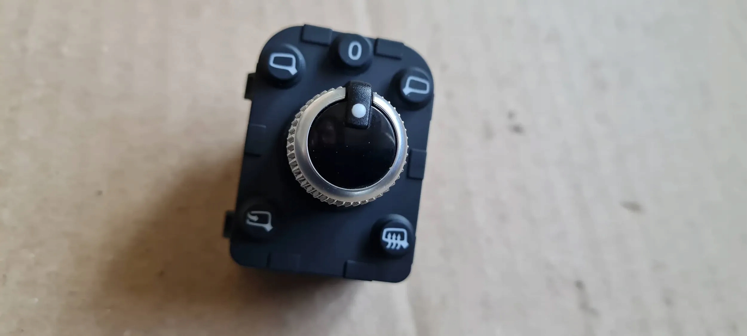 SQ5 Q5 80A mirror control switch POKRETLO SKLADANYCH 4M0959565Q