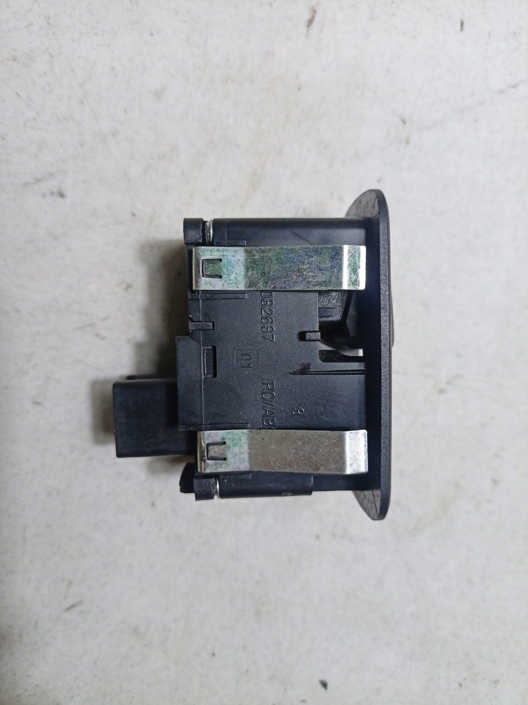 button windows rear part right side Chrysler Town and Country 5 facelift 2012