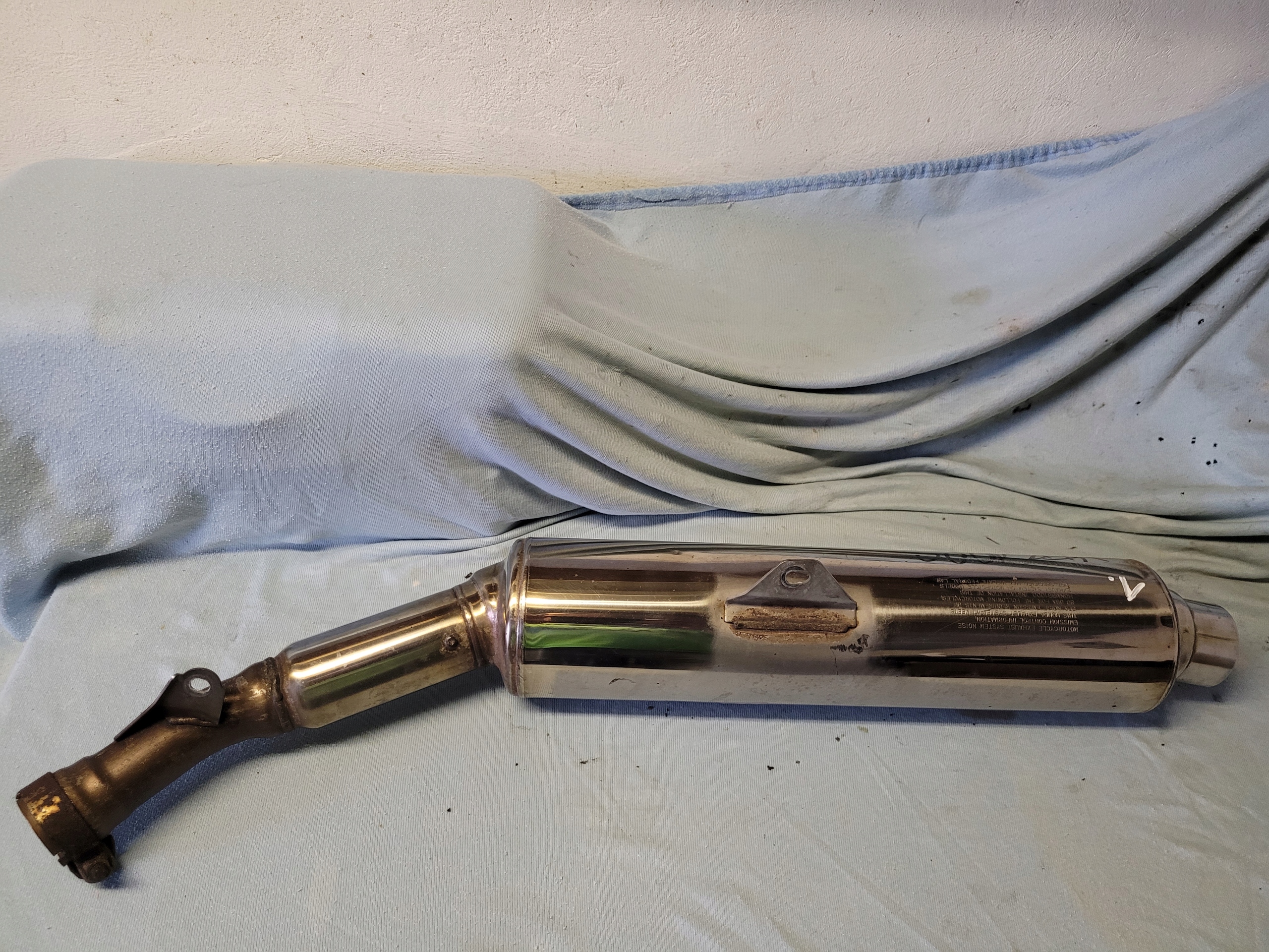 HONDA VTR 1000 FIRESTORM 1997r tłumik prawy