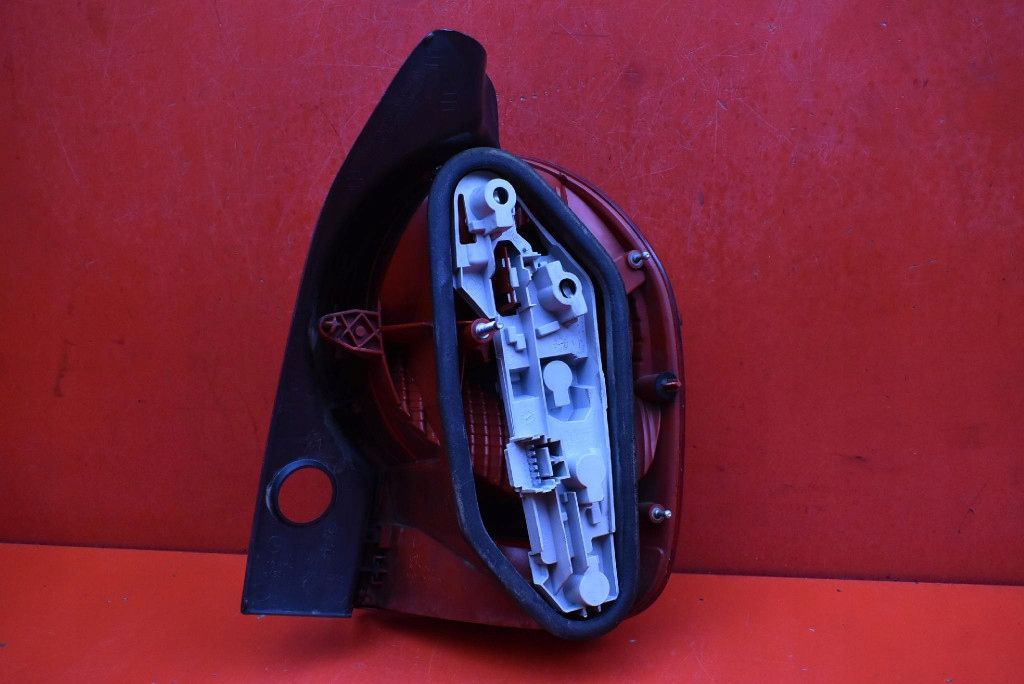 light left rear part rear 8200538786 RENAULT MODUS 04-07