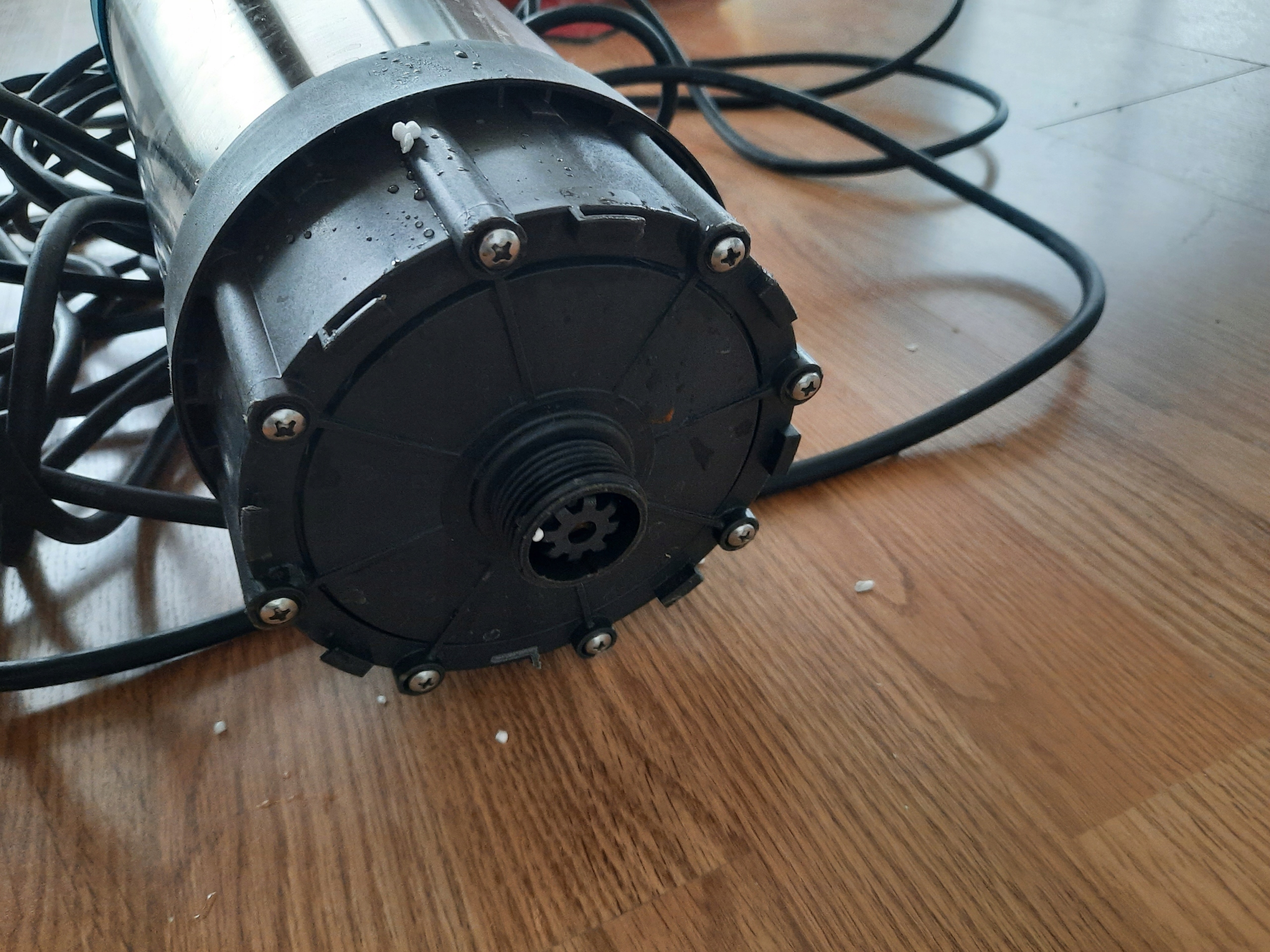 Gardena pompa zanurzeniowo-ciśnieniowa 6100/5 inox automatic Moc silnika 1100 W