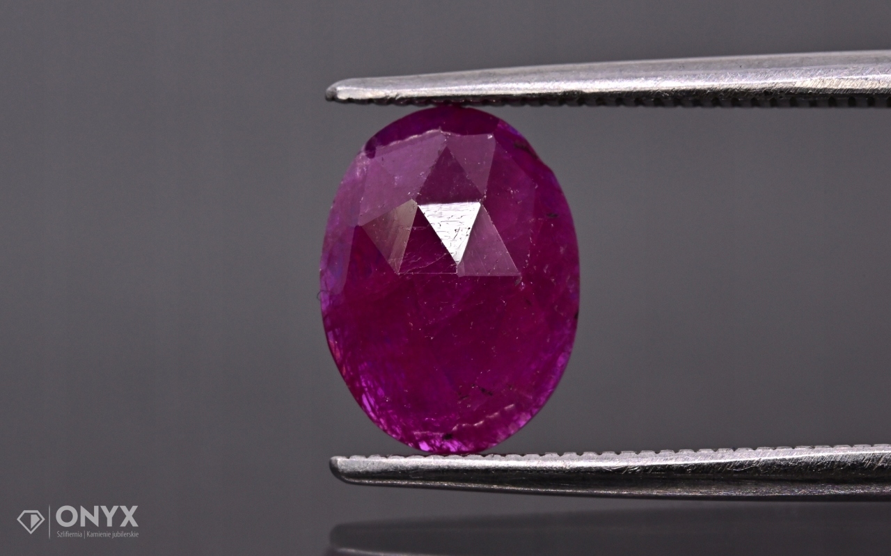 Rubín fazetovaná rozeta ovál 9x6,7 mm