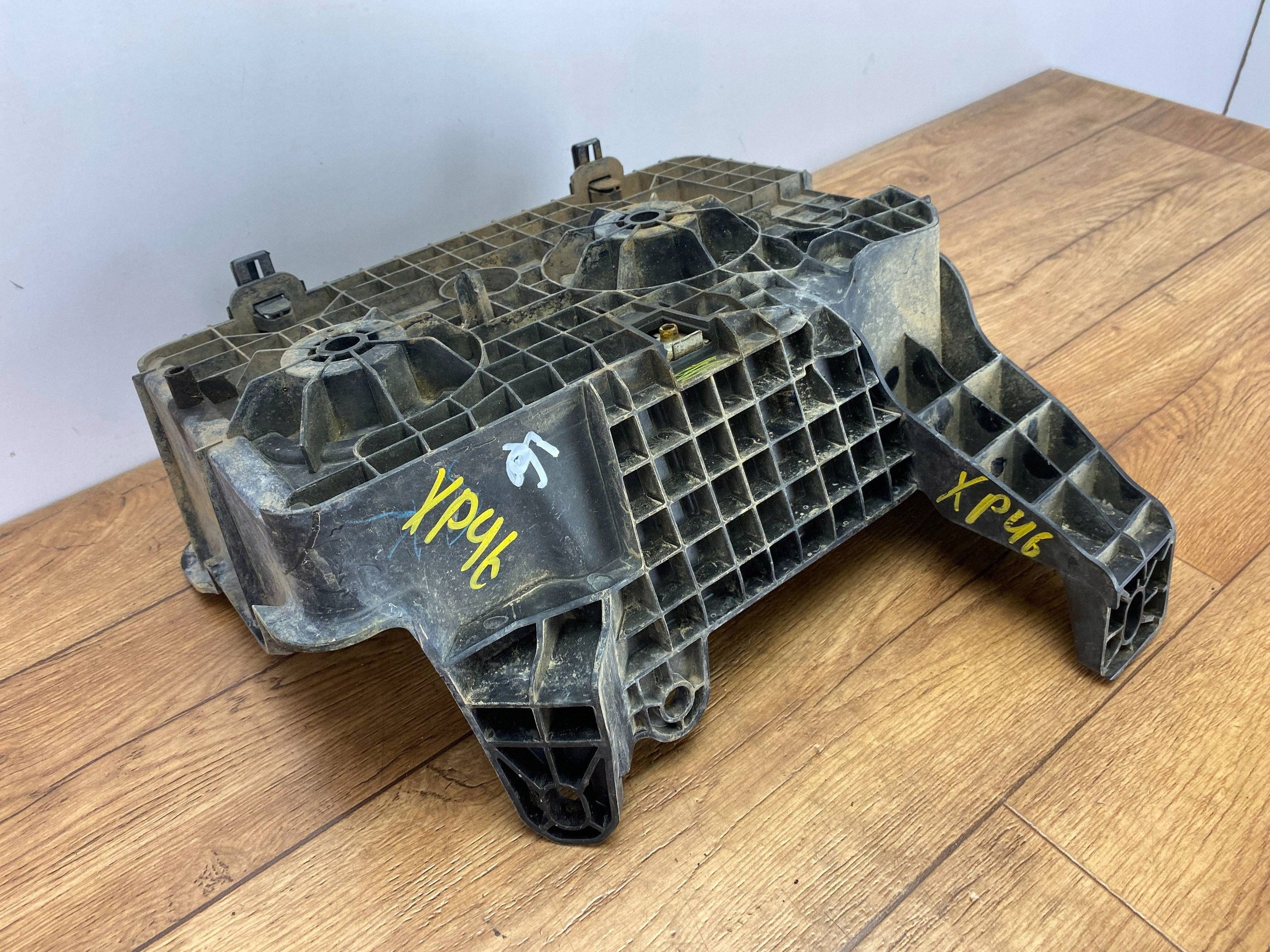 držiak akumulátora Ford F150 2015+