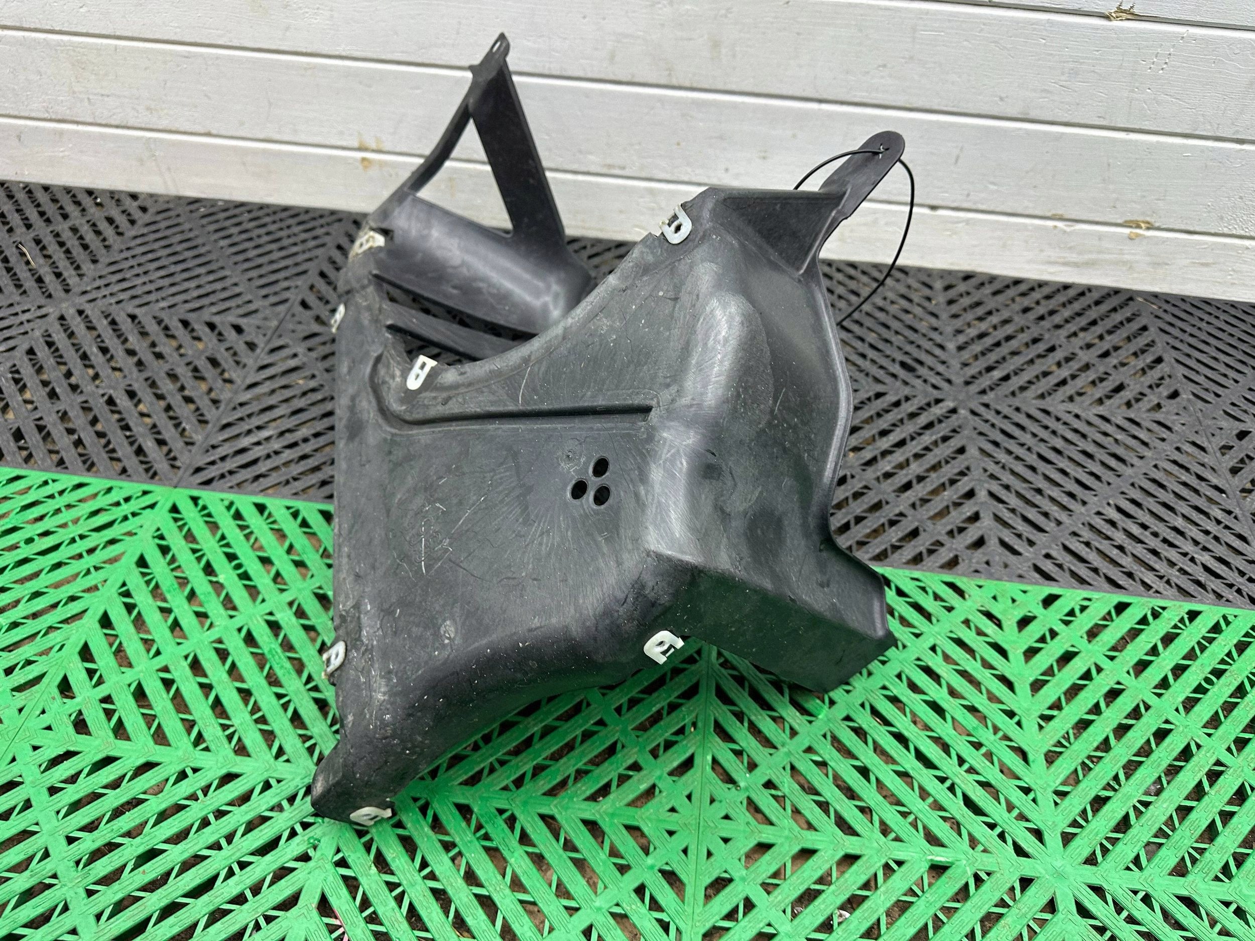 cover chassis BMW 5 G60 G61 9881705