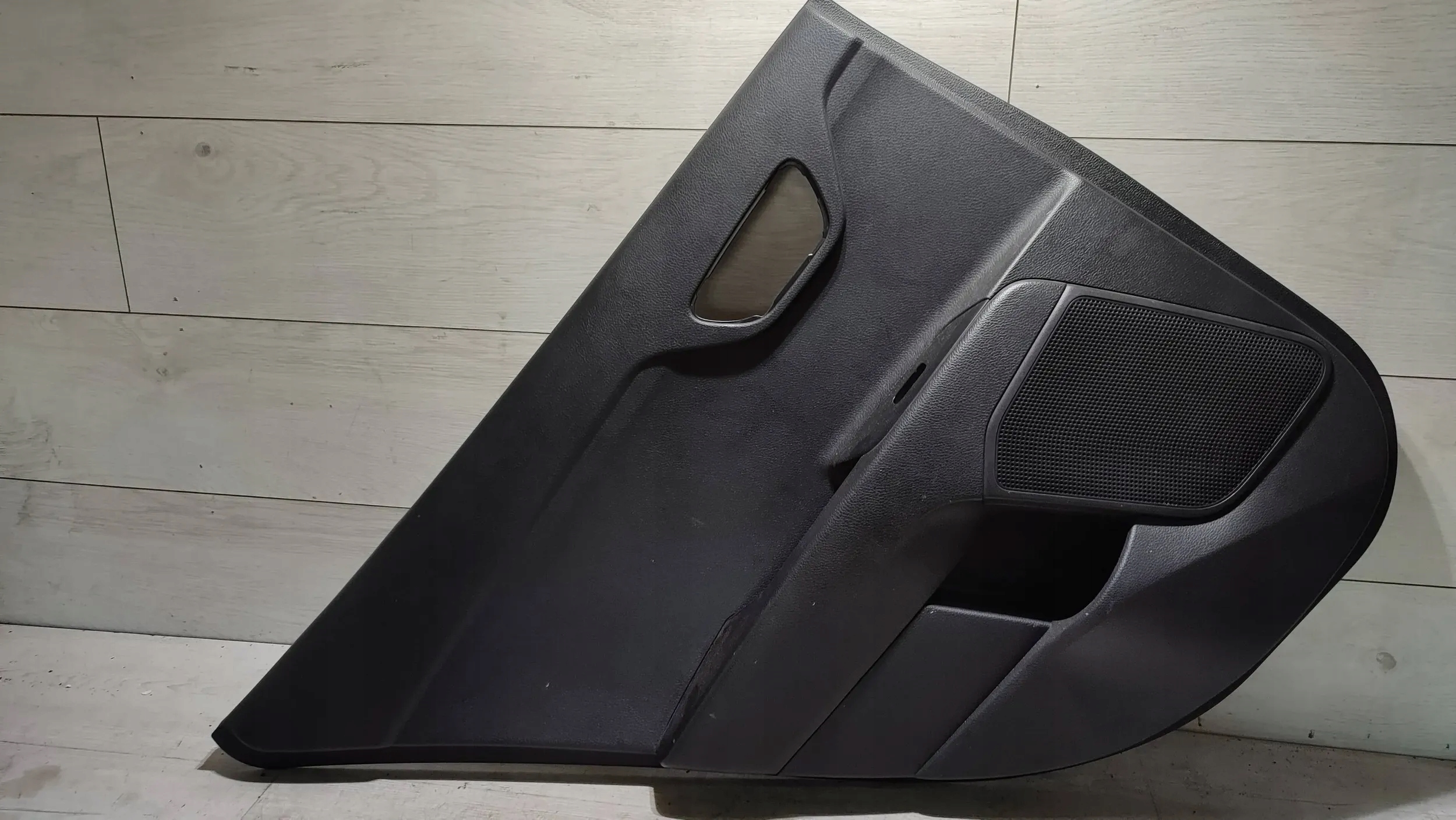 KIA Rio IV 18r rear part side left side door upholstery