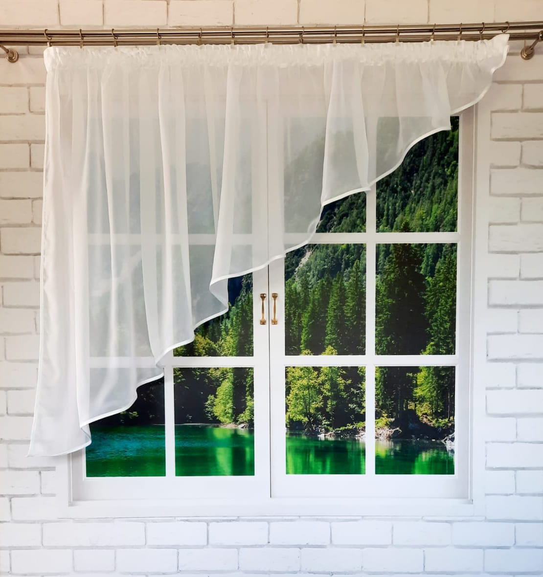 

Firana gotowa 300x150,skos lewy,biały woal,lamówka