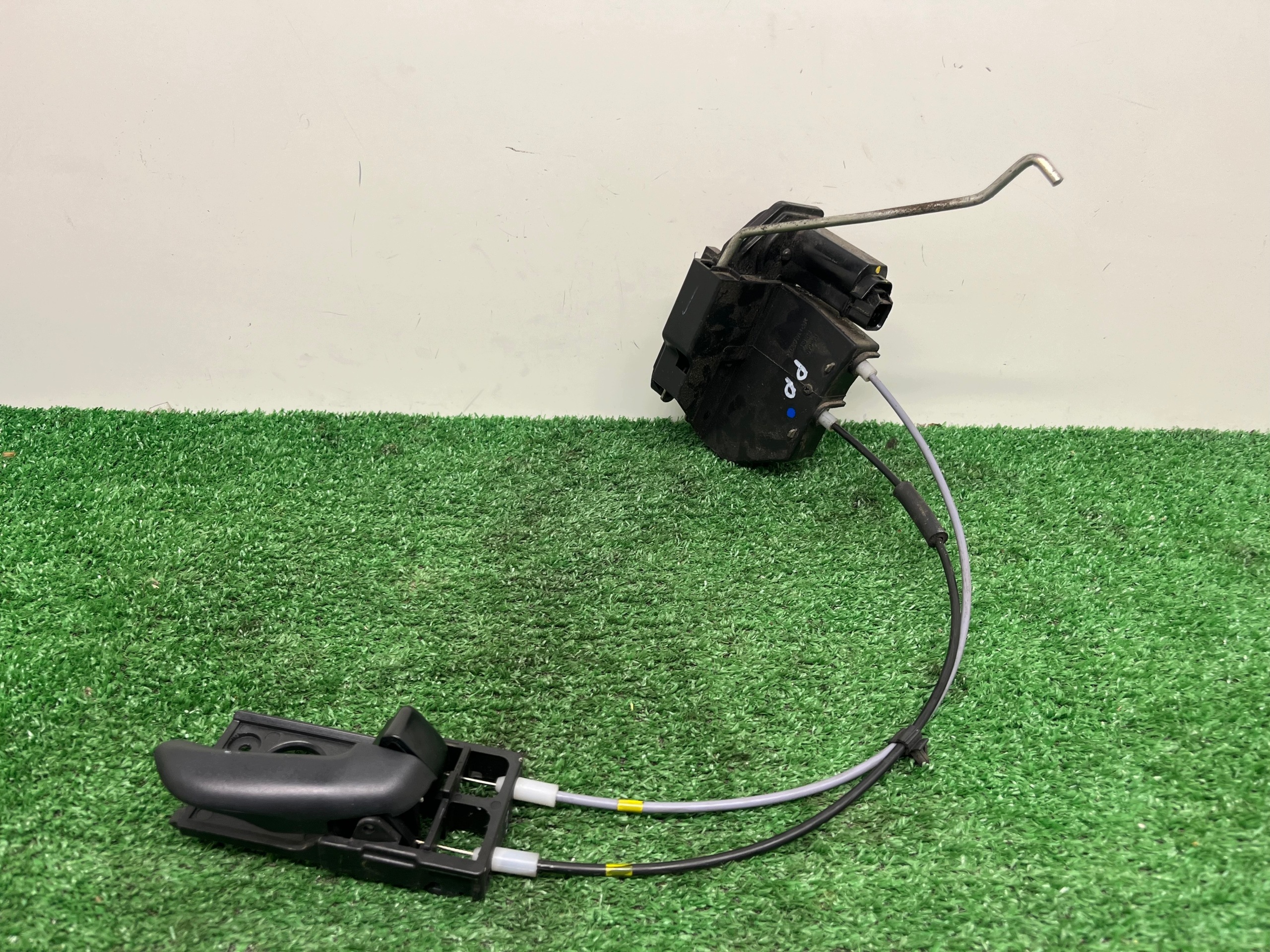 lock door right front HYUNDAI I10 5 PIN