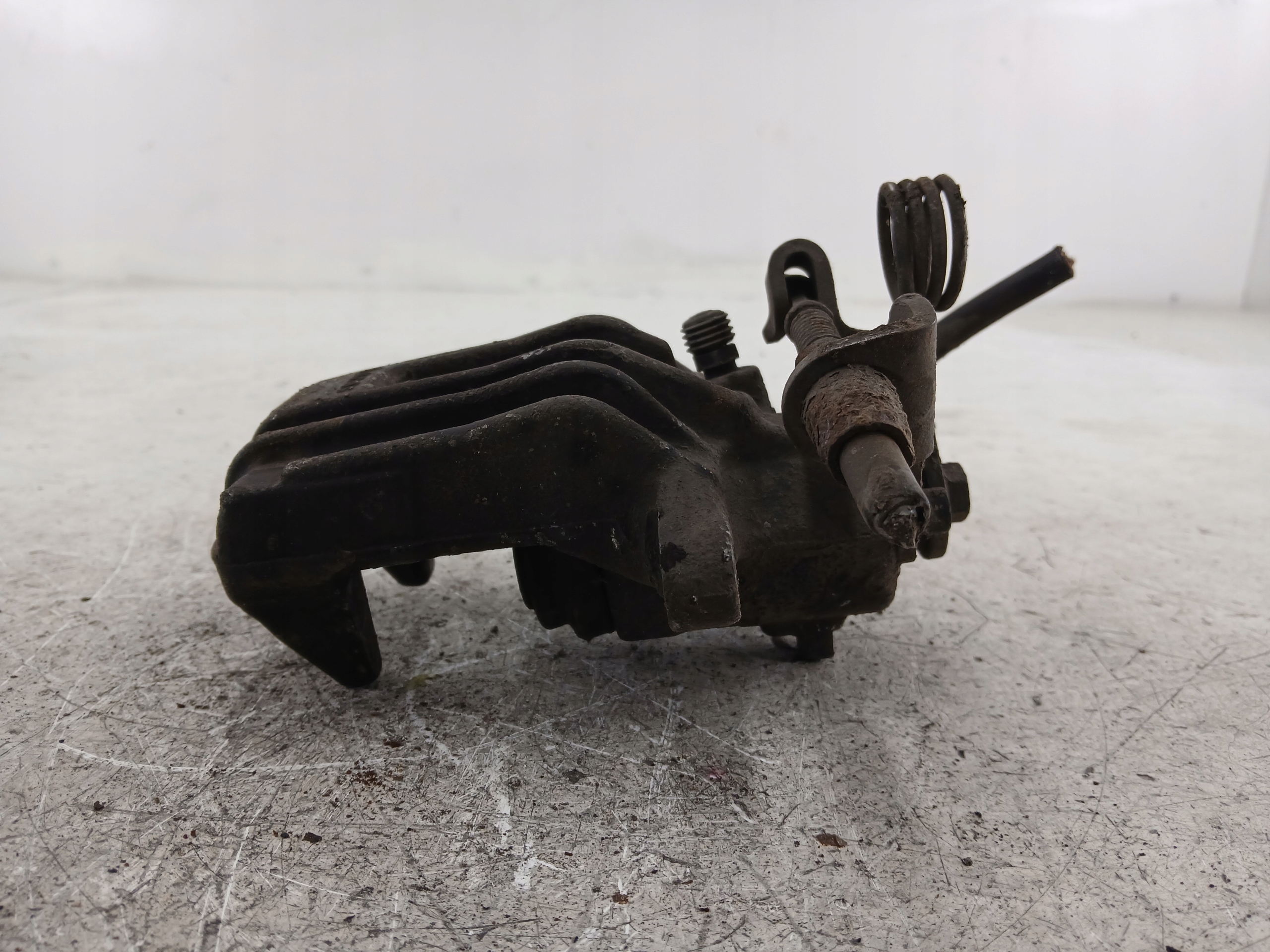 AUDI A4 B6 caliper brake rear part left rear part