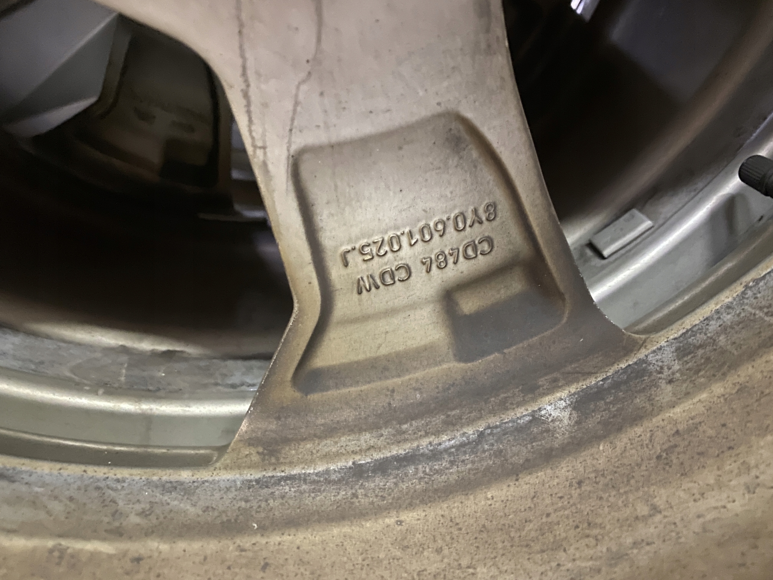 AUDI A3 8Y wheels discs 225/40R18 BRIDGESTONE ZIMA