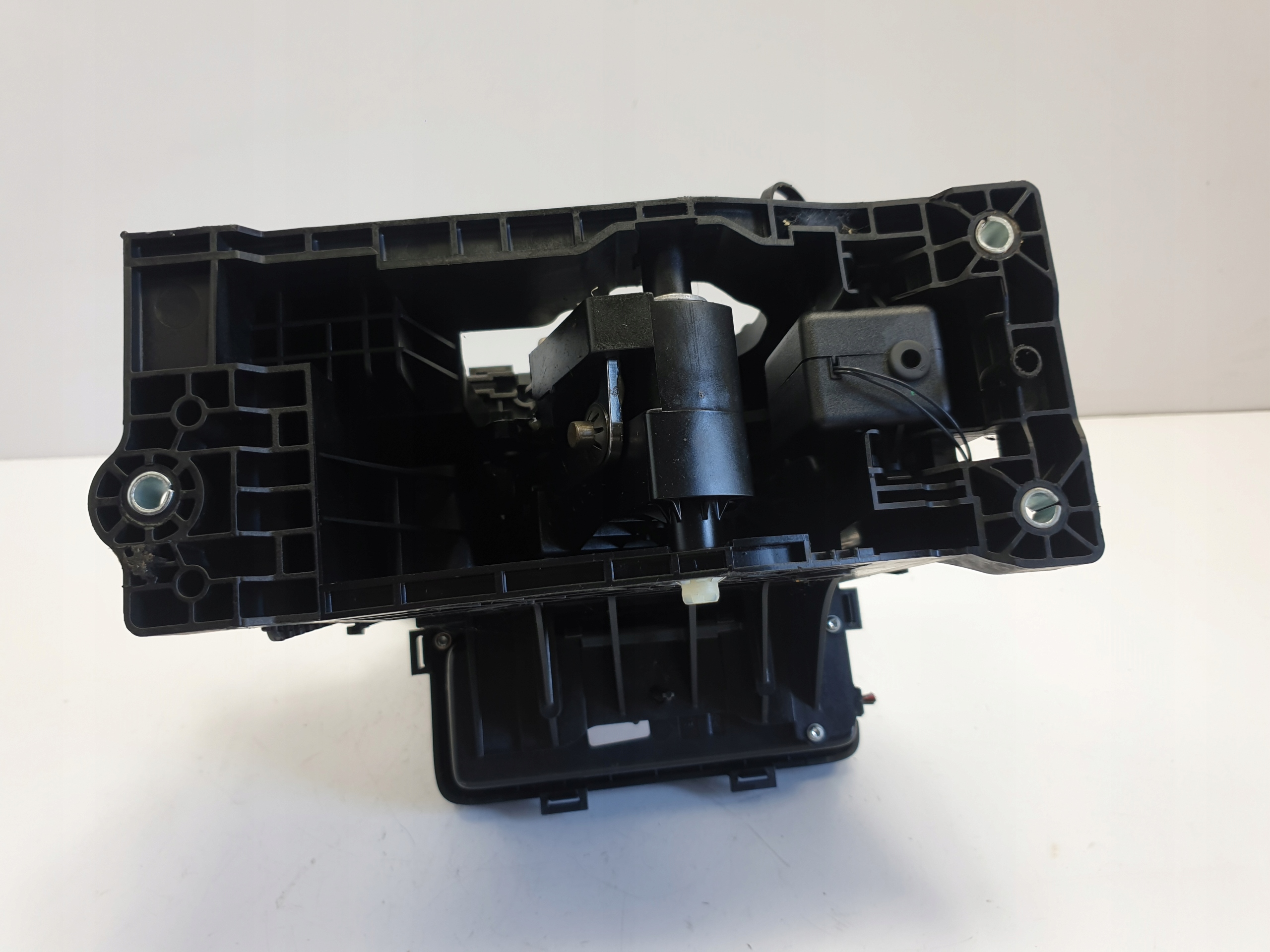 D998b9644869b20ae517a2f5f366