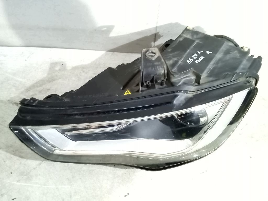Audi A3 8V feu gauche avant avant xenon ksenon LED 8V0941005