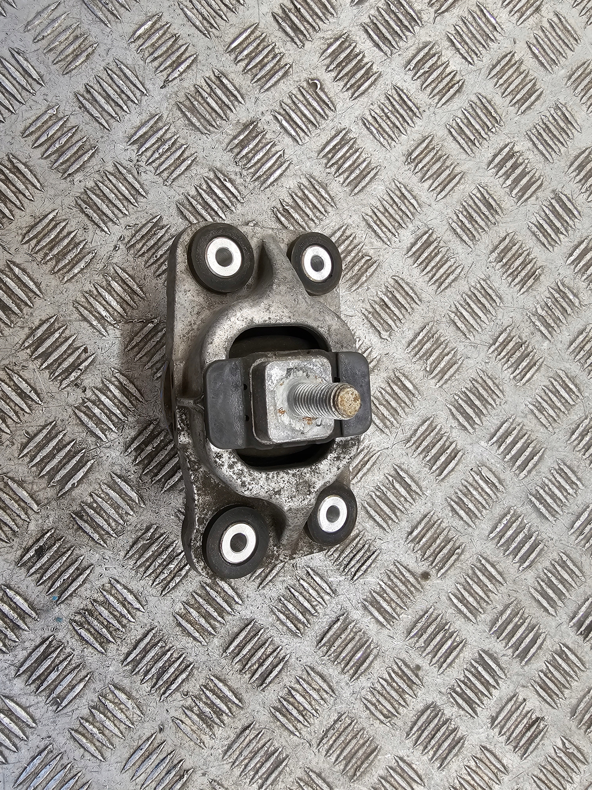 engine mount RANGE ROVER SPORT L494 3.0D CPLA6A003BD