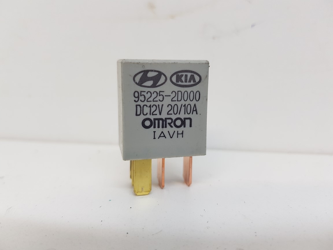 KIA CEED II I30 II 95225-2D000 relay 2012