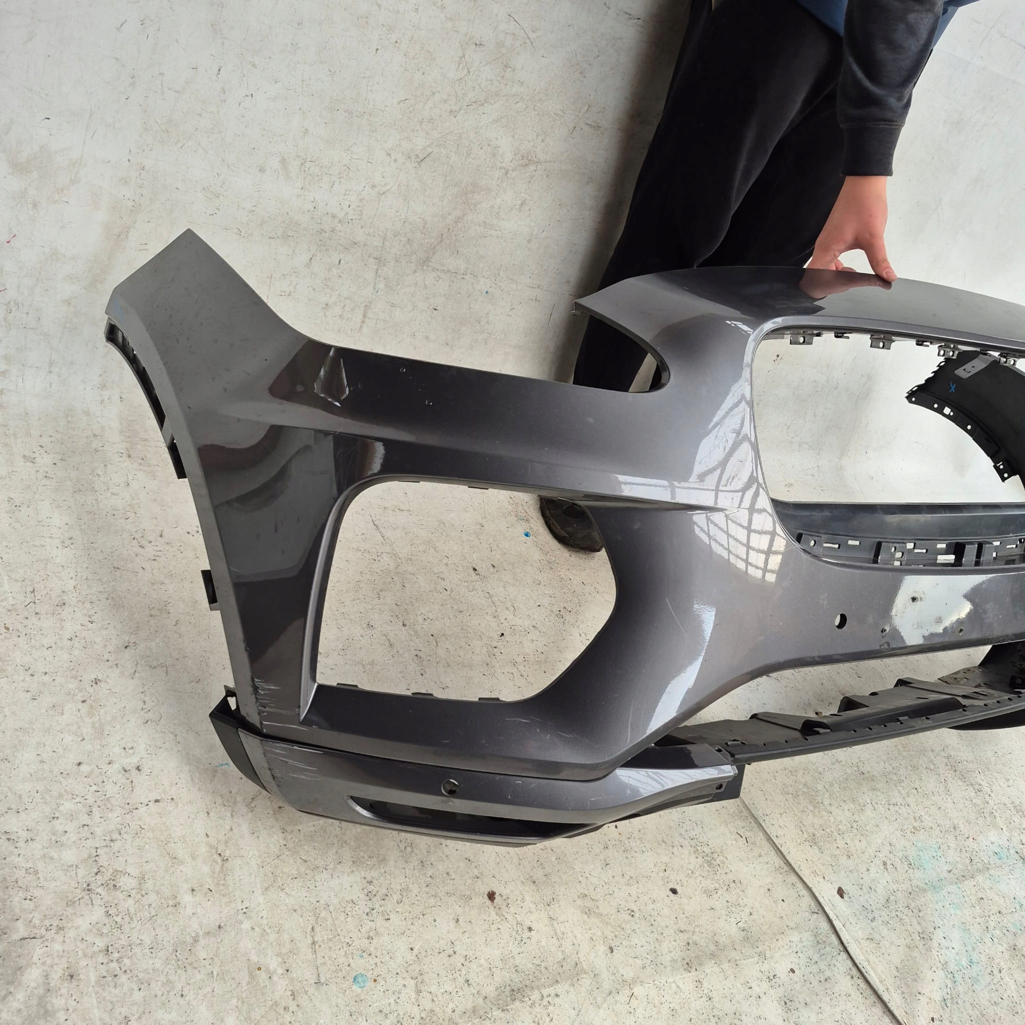 JAGUAR E-PACE R-DYNAMIC 17- bumper front front PDC J9C3-17F003-C