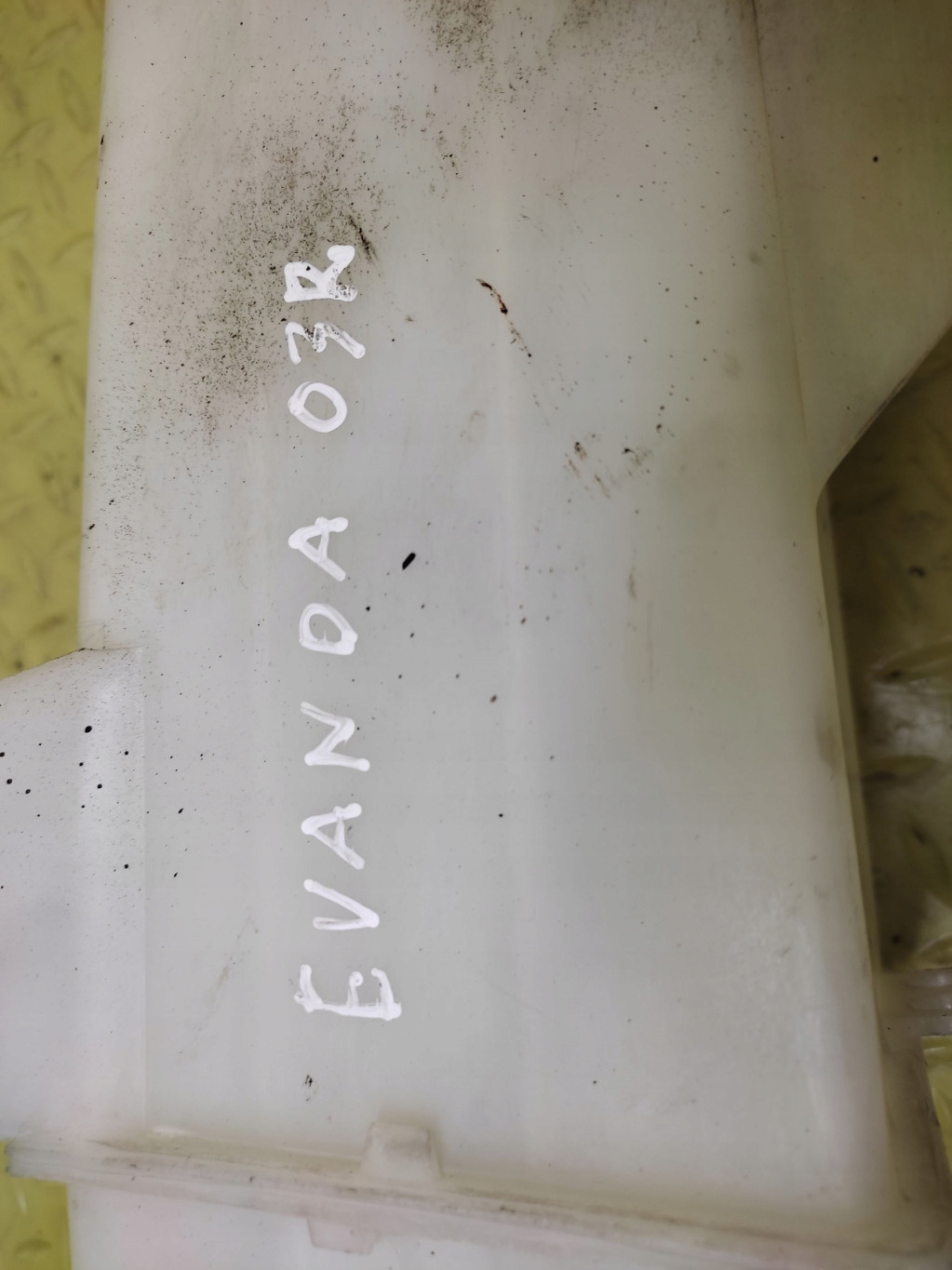 DAEWOO EVANDA nadrzka ostrekovacov