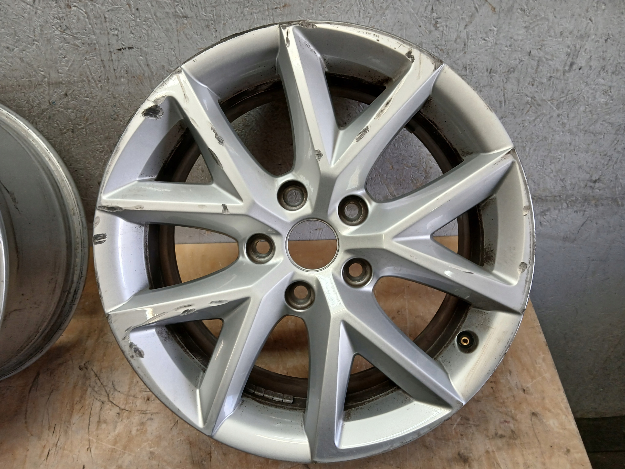 disk hliníkový SEAT LEON IV 4 7J 16" ET43 5X112 5FA601025