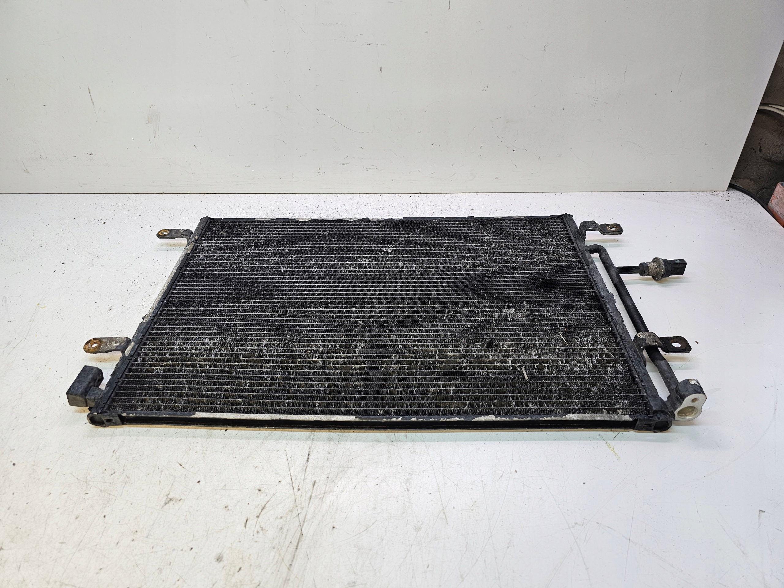 radiateur climatisation AUDI A4 B7 8E0260401T