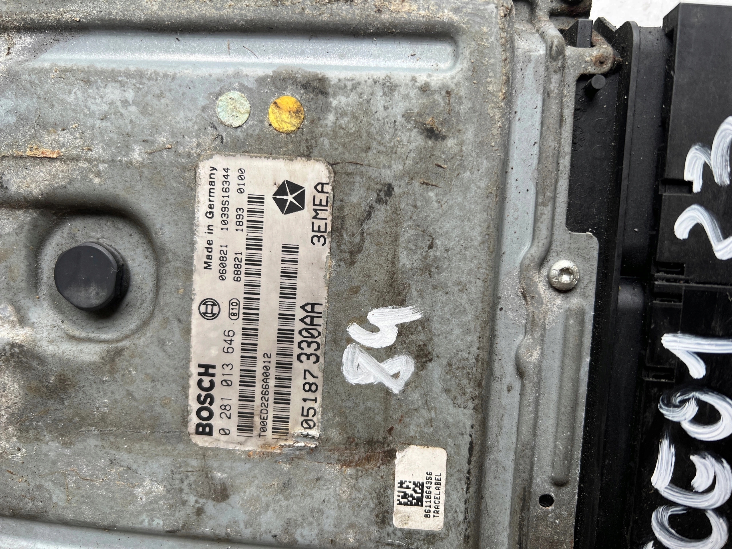 Jeep Commander 3.0 0281013646 P05187330AA ECU Computer
