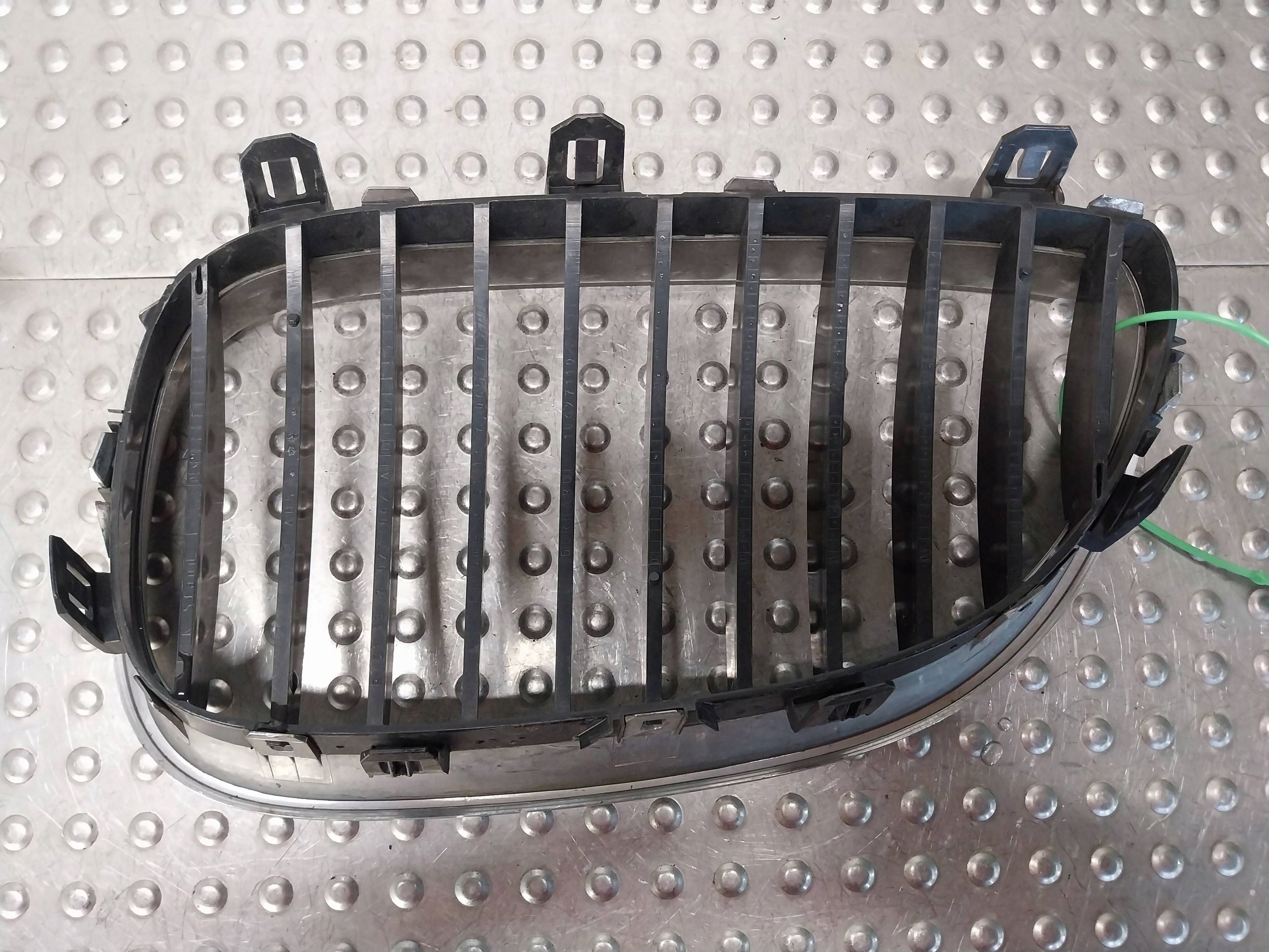 CHROM ATRAPY hűtőrács hip pack jobb 7065702 BMW 5 E60 E61