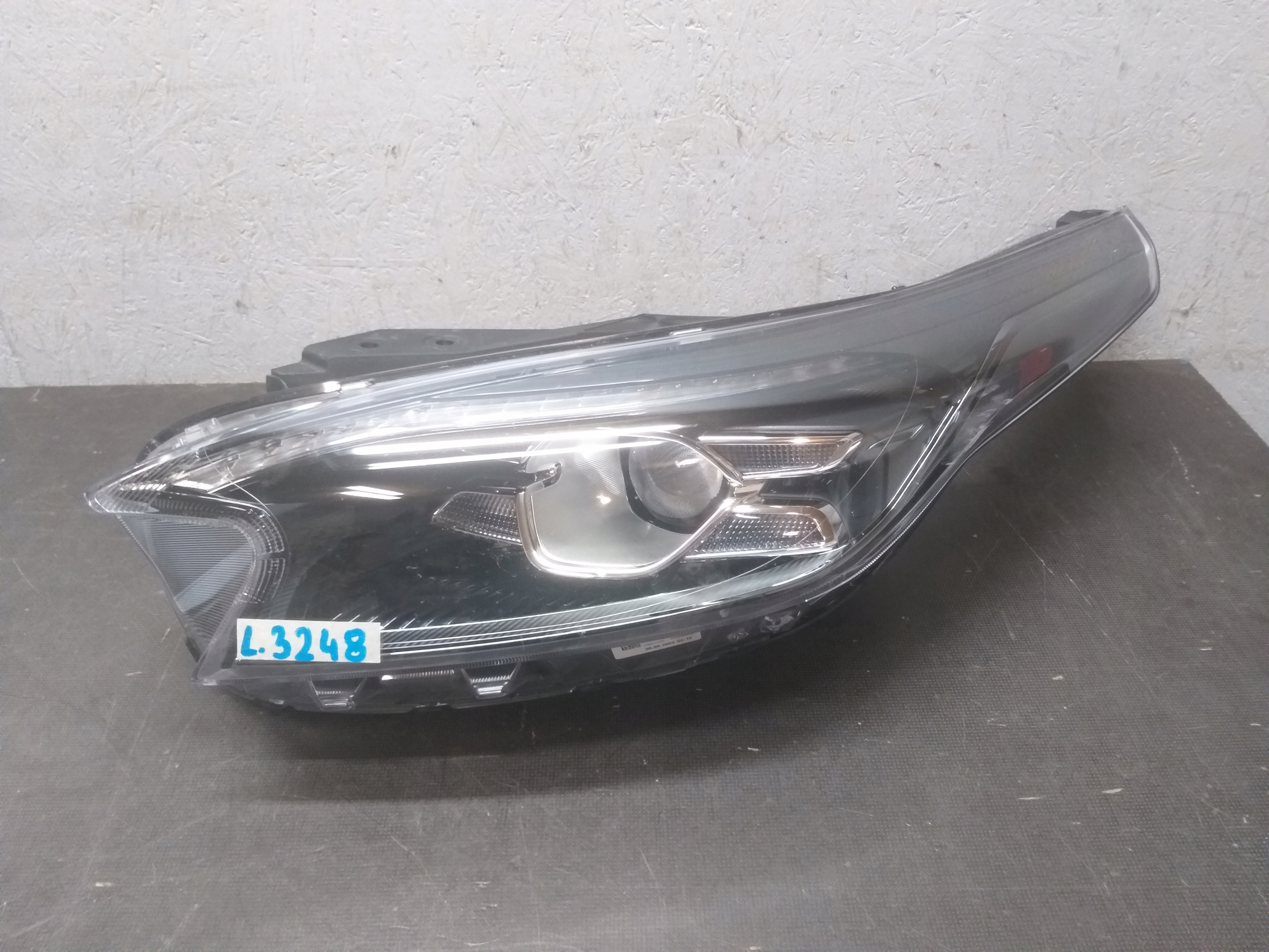 LIGHT FRONT LEFT KIA XCEED X CEED FULL LED 92101J7300