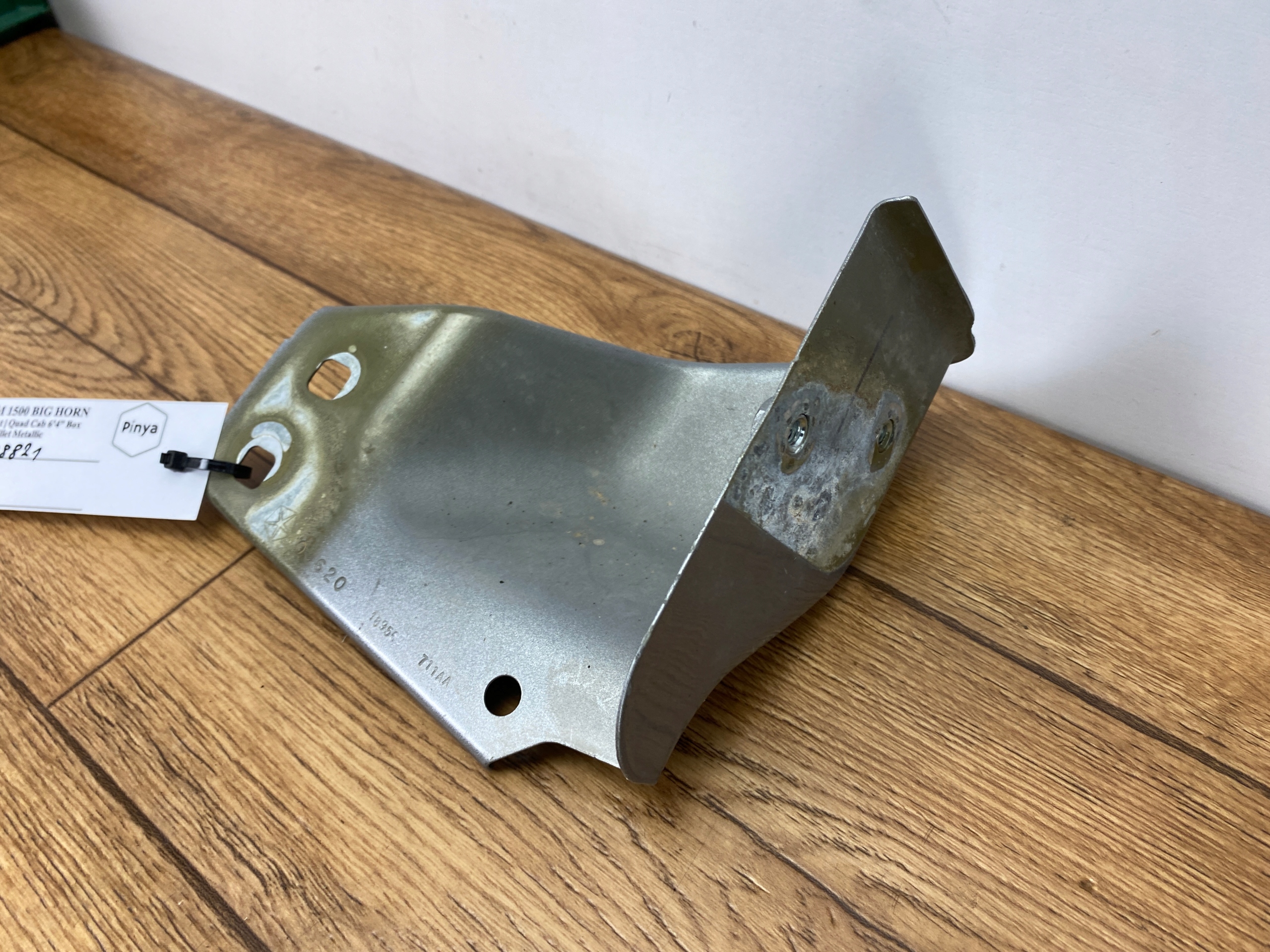 Support plaque Tôle Aile Dodge Ram 1500 2019+ USA