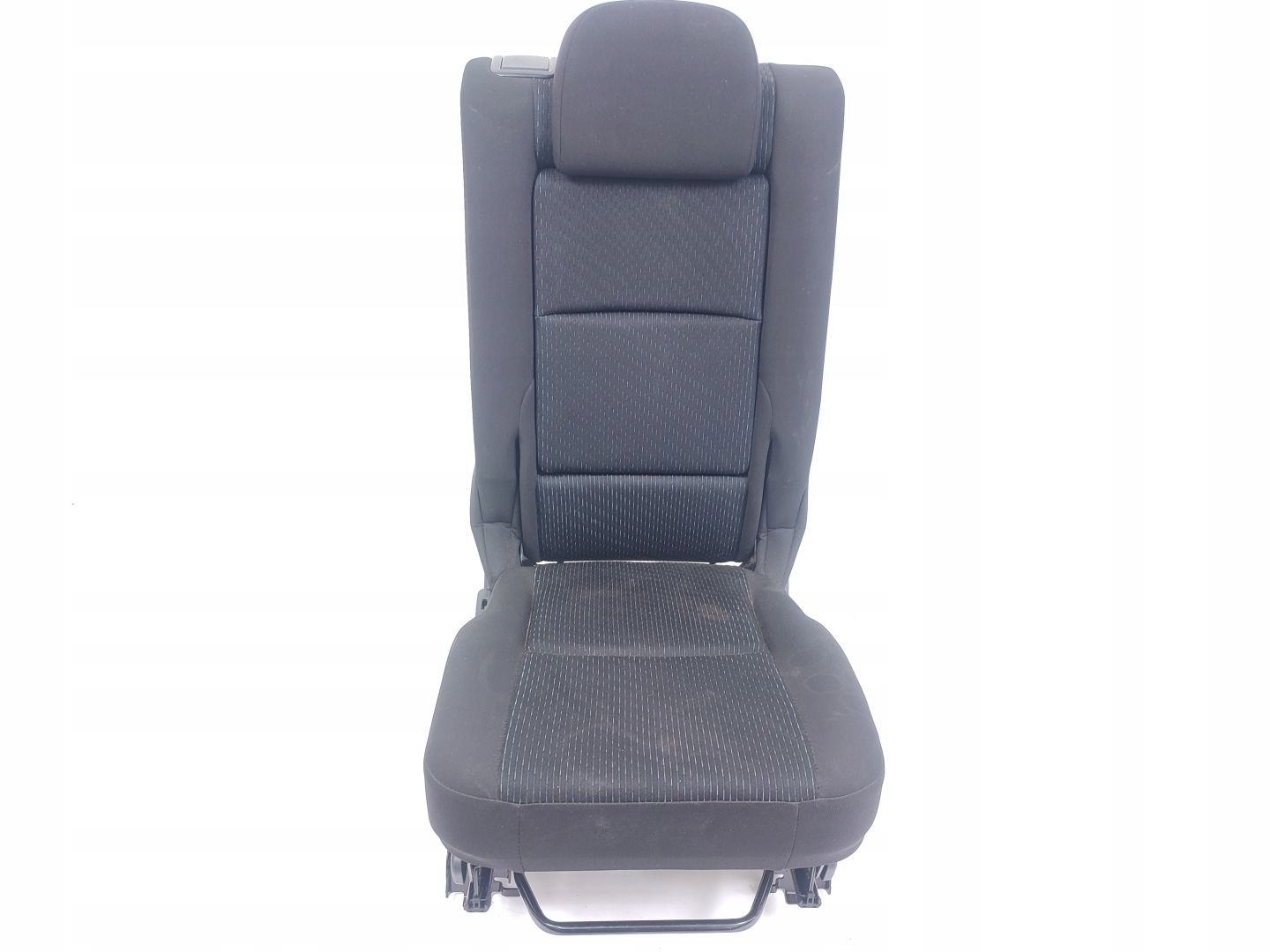 СТІЛЕЦЬ ЗАД. ЦЕНТРАЛЬНИЙ TOYOTA VERSO (2009-2013)