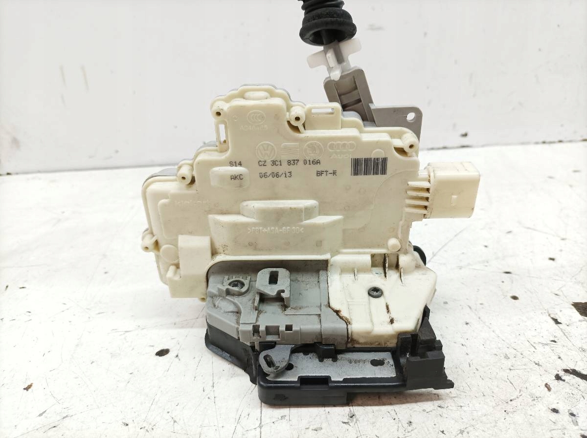 lock door right front 3C1837016A VW Volkswagen Passat VII (2010-2014) B7