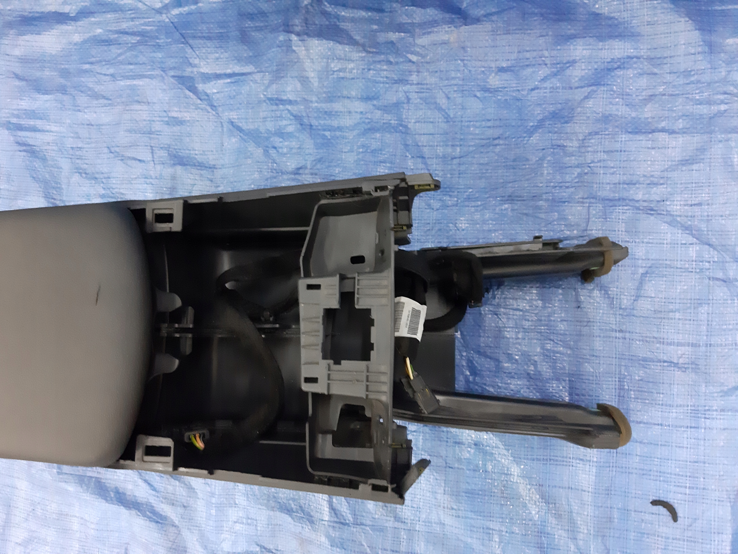tunnel central armrest PEUGEOT 3008
