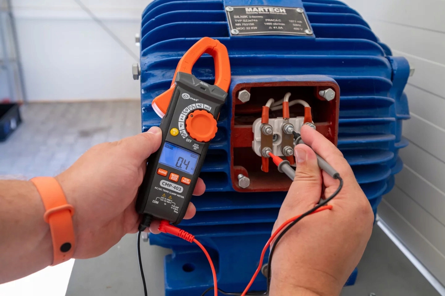 SONEL CMP-403 Cyfrowy Miernik Cęgowy do Prądu i Napięcia AC DC + Akcesoria Marka Sonel