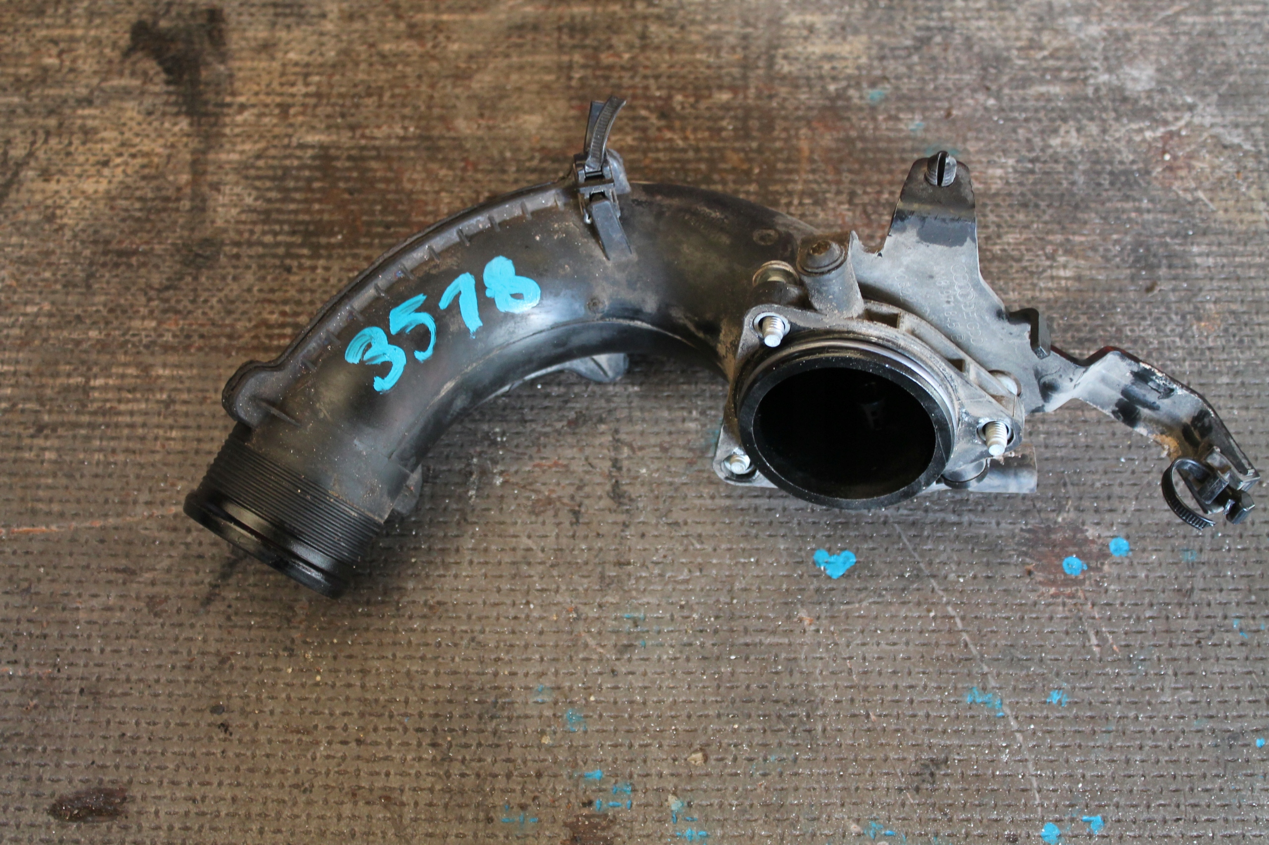 3518. rohr intercooler AUDI RSQ8 OP2145682L